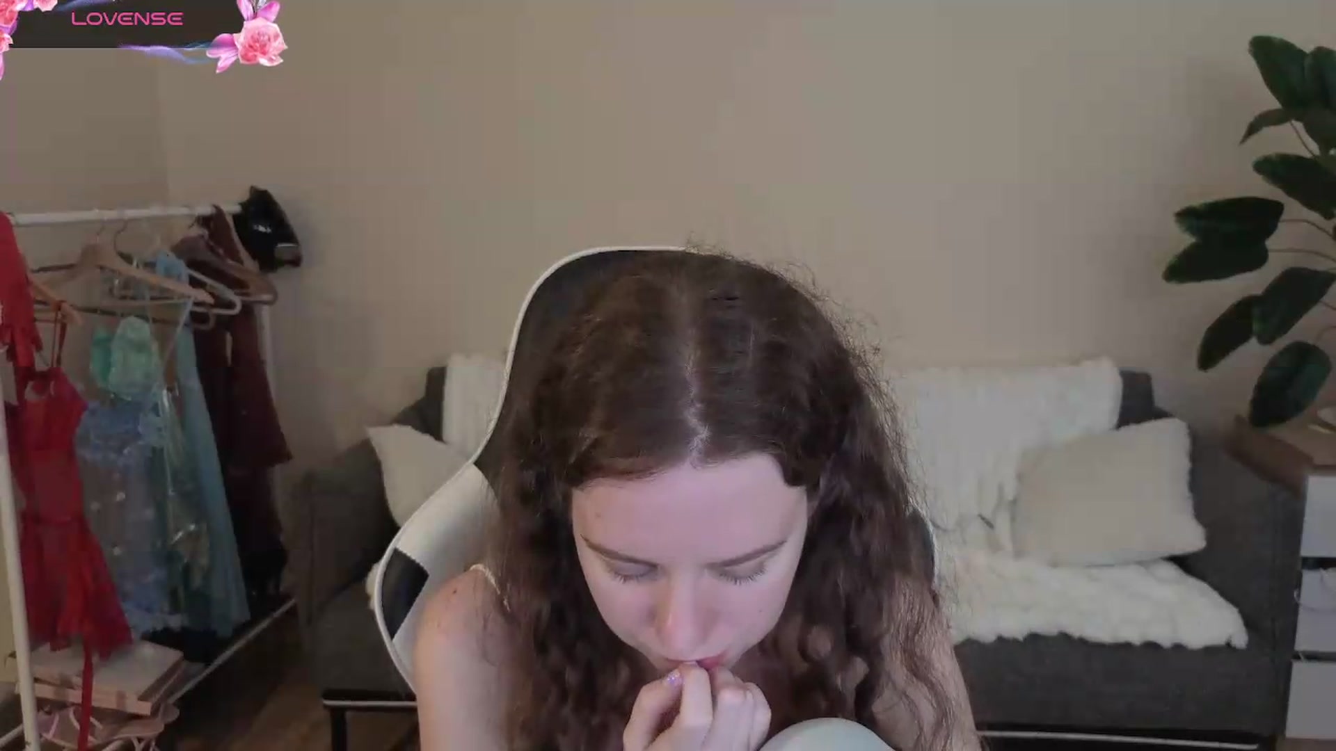 Gallery image thumbnail from BlueFlowerr's myfreecams stream on, 08/23/2026, 17:42 image 14 of 20
