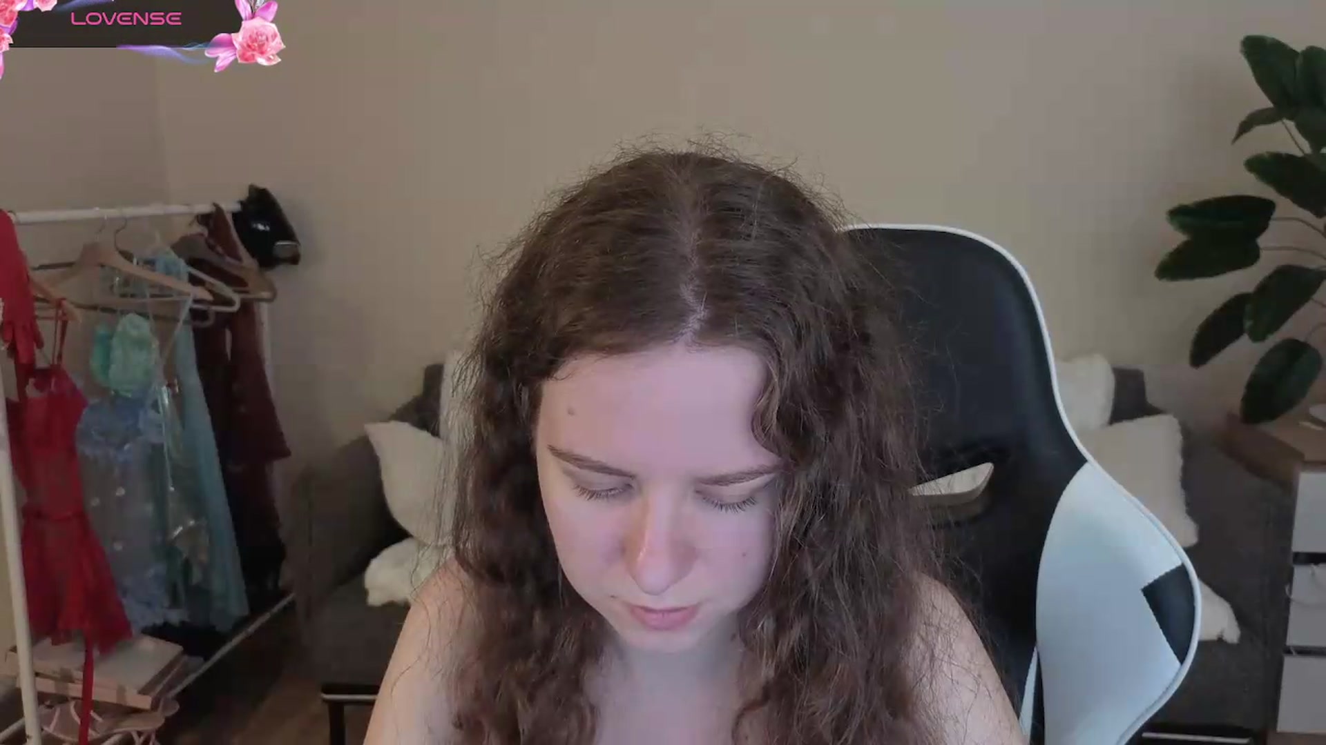 Gallery image thumbnail from BlueFlowerr's myfreecams stream on, 08/23/2026, 17:42 image 18 of 20