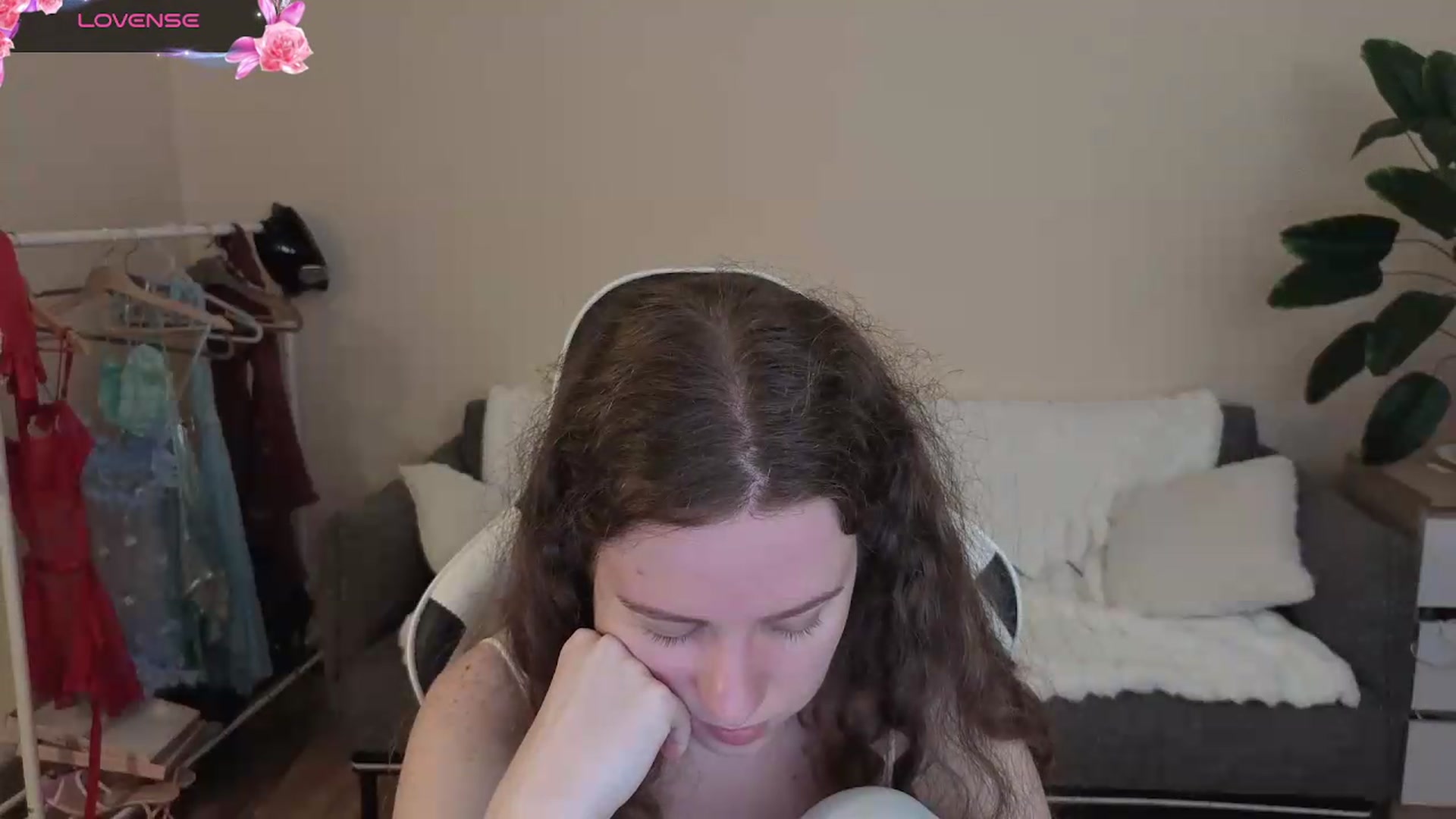 Gallery image thumbnail from BlueFlowerr's myfreecams stream on, 08/23/2026, 17:42 image 15 of 20