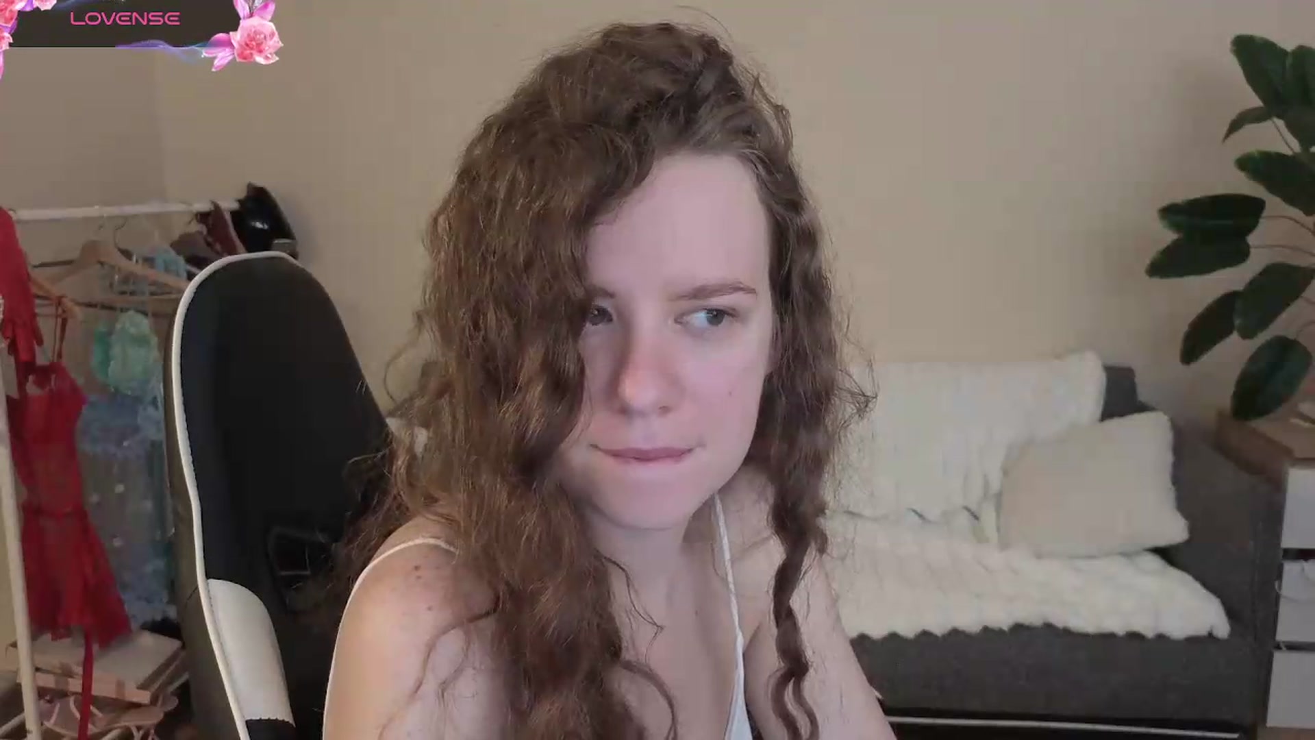 Gallery image thumbnail from BlueFlowerr's myfreecams stream on, 08/23/2026, 18:25 image 8 of 20