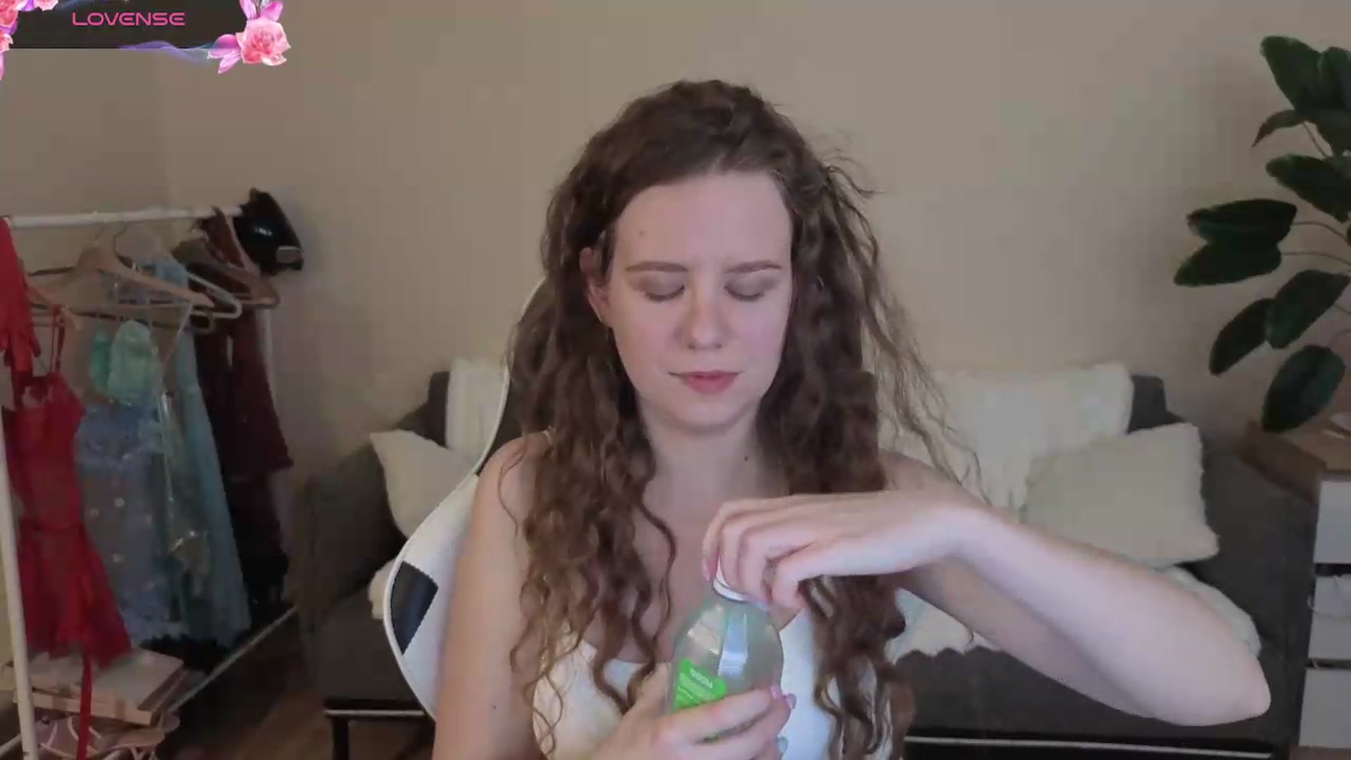 Gallery image thumbnail from BlueFlowerr's myfreecams stream on, 08/23/2026, 18:25 image 13 of 20