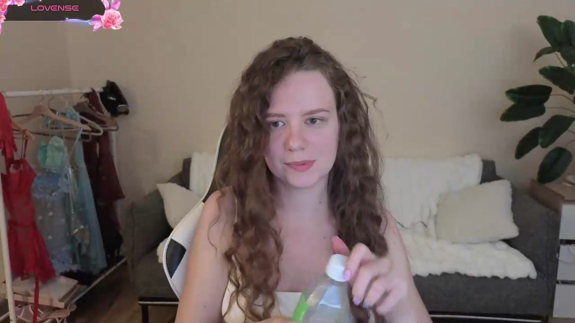 Gallery image thumbnail from BlueFlowerr's myfreecams stream on, 08/23/2026, 18:25 image 14 of 20