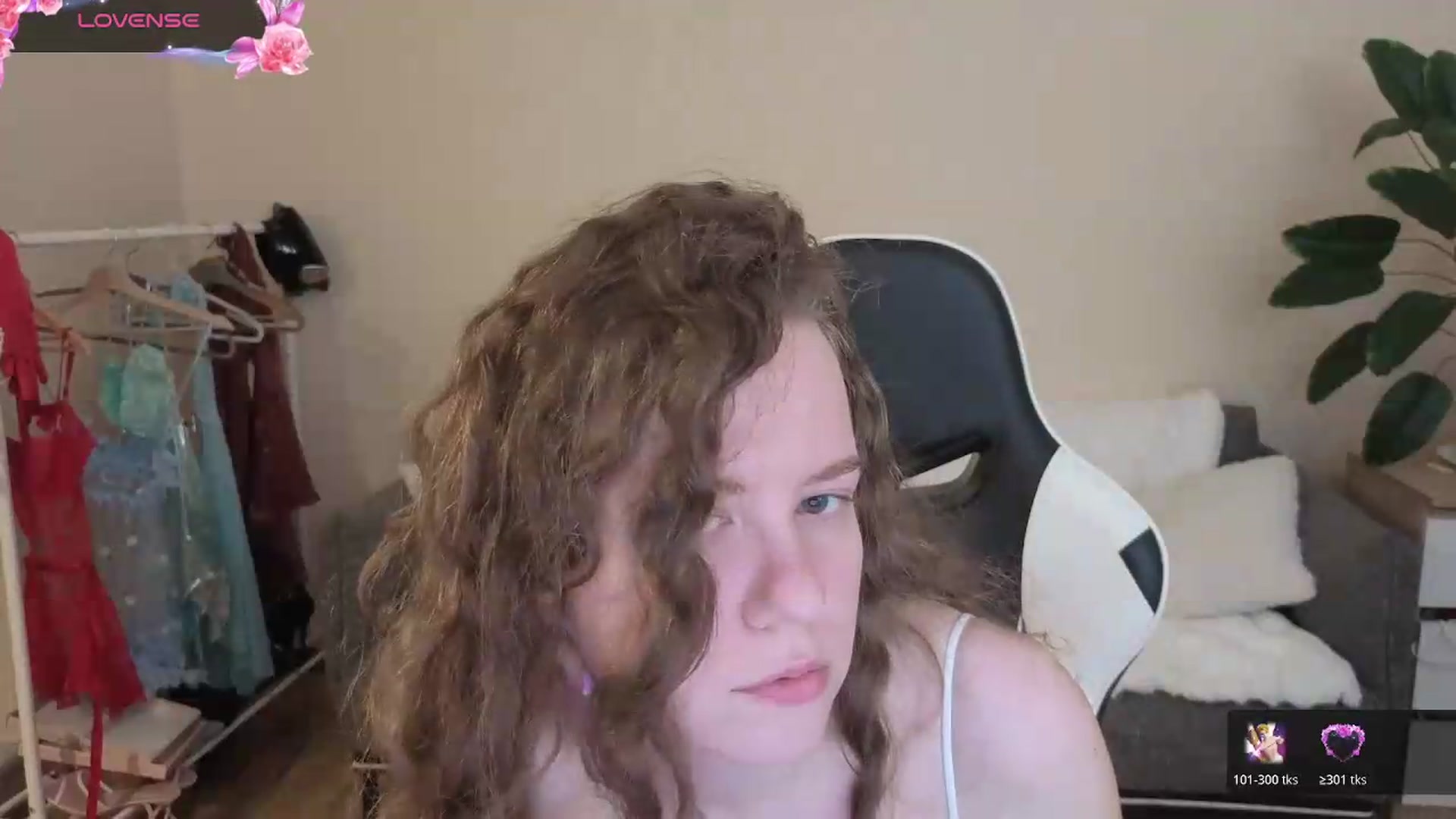 Gallery image thumbnail from BlueFlowerr's myfreecams stream on, 08/23/2026, 18:25 image 7 of 20