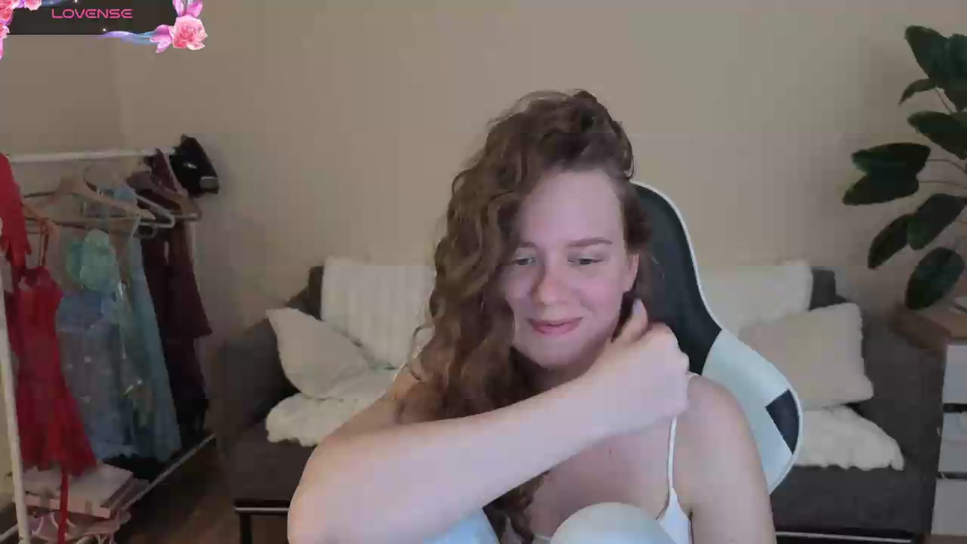 Gallery image thumbnail from BlueFlowerr's myfreecams stream on, 08/23/2026, 18:25 image 1 of 20