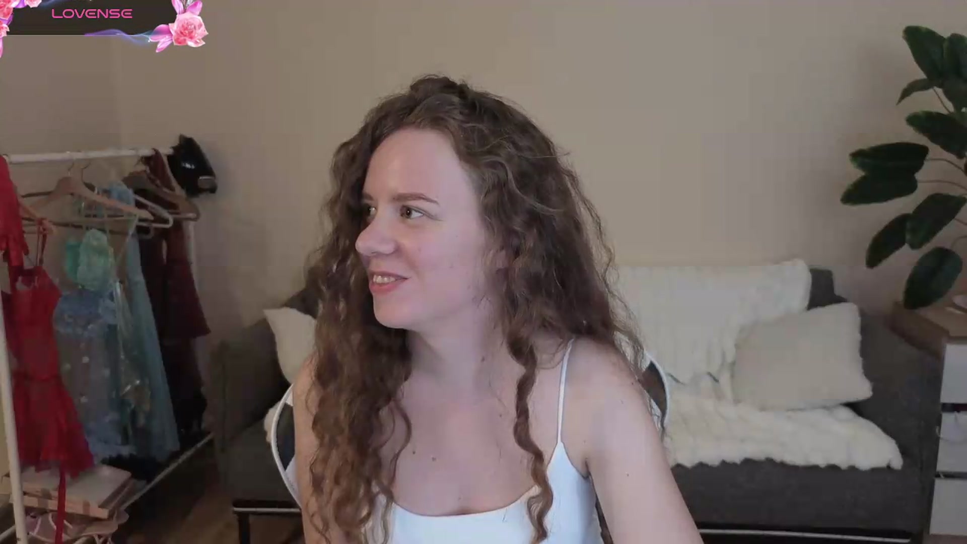 Gallery image thumbnail from BlueFlowerr's myfreecams stream on, 08/23/2026, 18:25 image 19 of 20