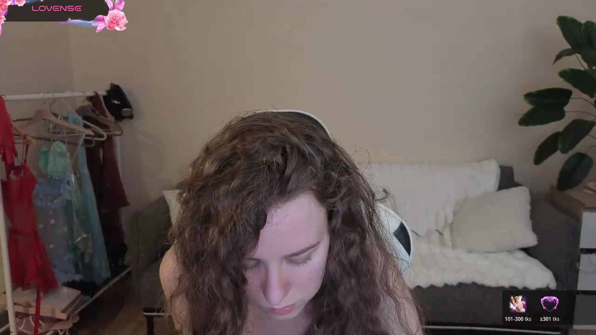 Gallery image thumbnail from BlueFlowerr's myfreecams stream on, 08/23/2026, 18:25 image 16 of 20