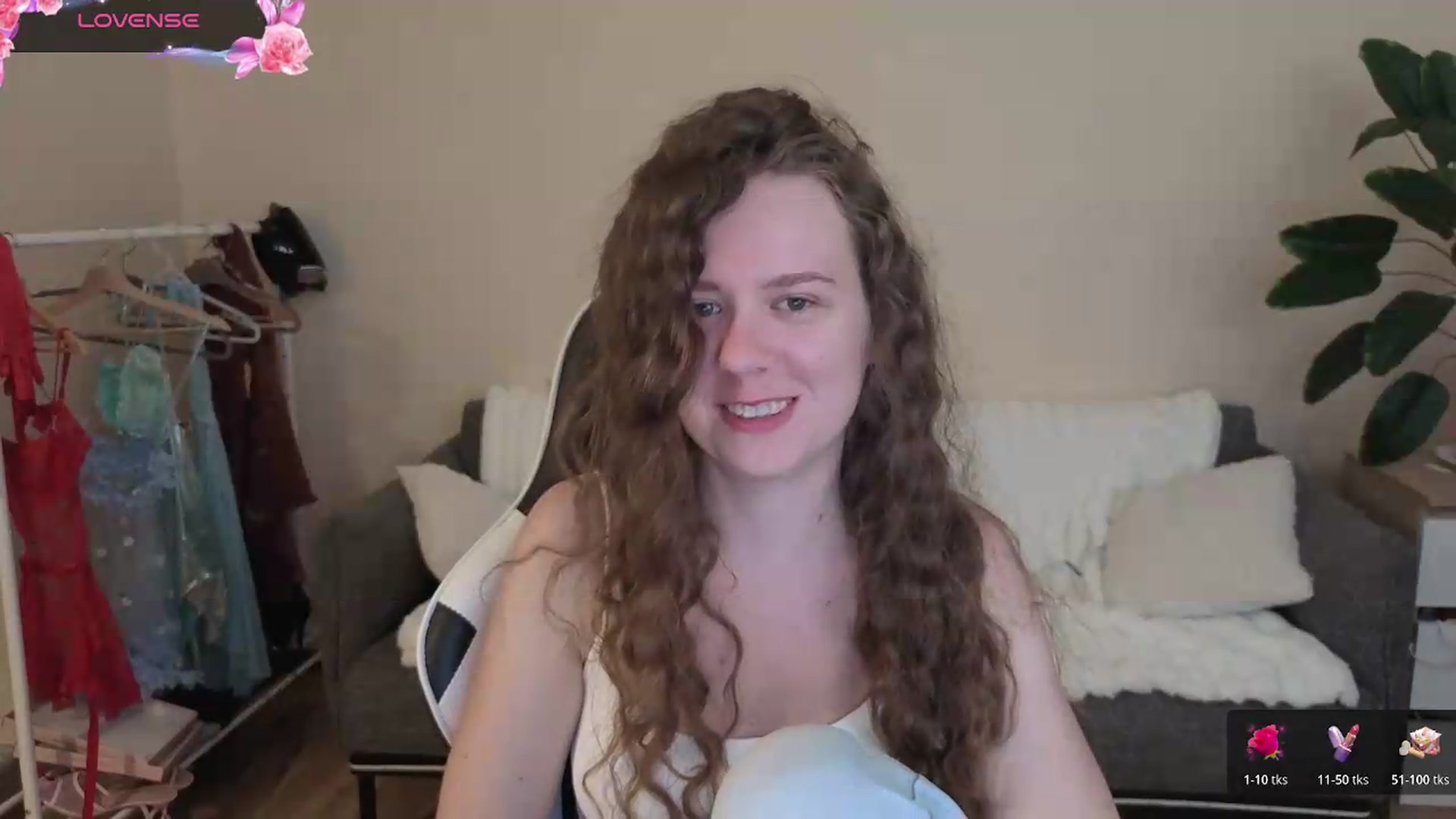 Gallery image thumbnail from BlueFlowerr's myfreecams stream on, 08/23/2026, 18:25 image 9 of 20