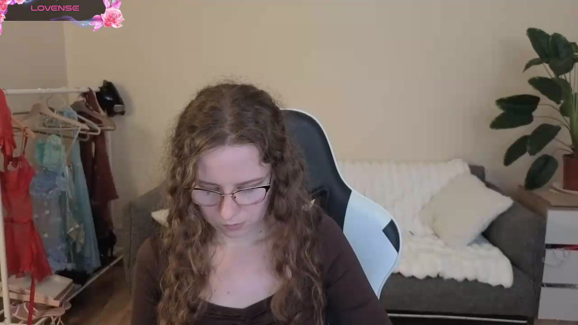 Gallery image thumbnail from BlueFlowerr's myfreecams stream on, 08/24/2026, 19:17 image 14 of 20