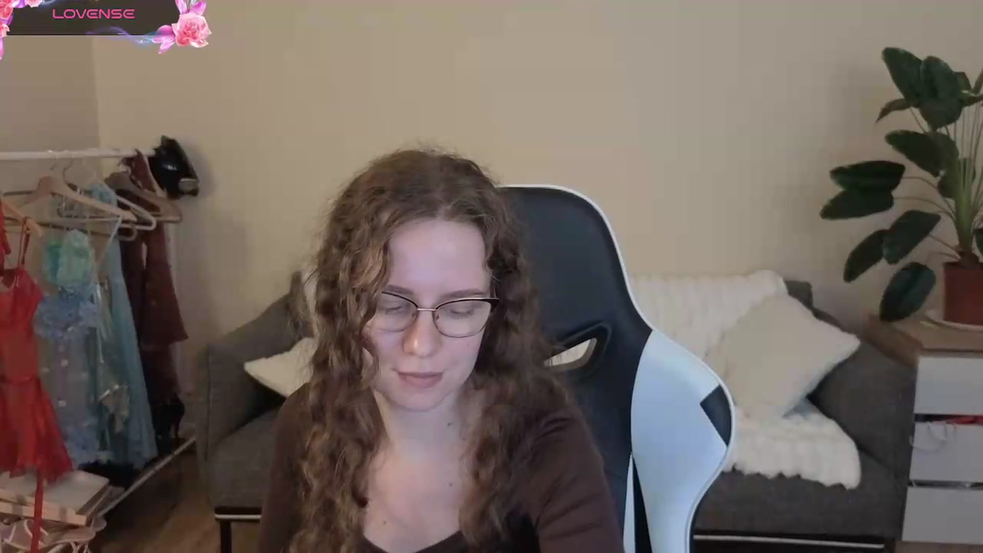 Gallery image thumbnail from BlueFlowerr's myfreecams stream on, 08/24/2026, 19:17 image 12 of 20