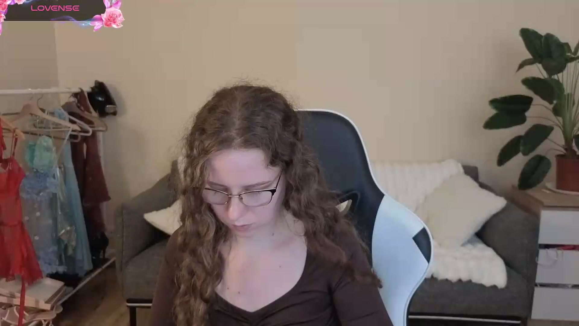Gallery image thumbnail from BlueFlowerr's myfreecams stream on, 08/24/2026, 19:17 image 11 of 20