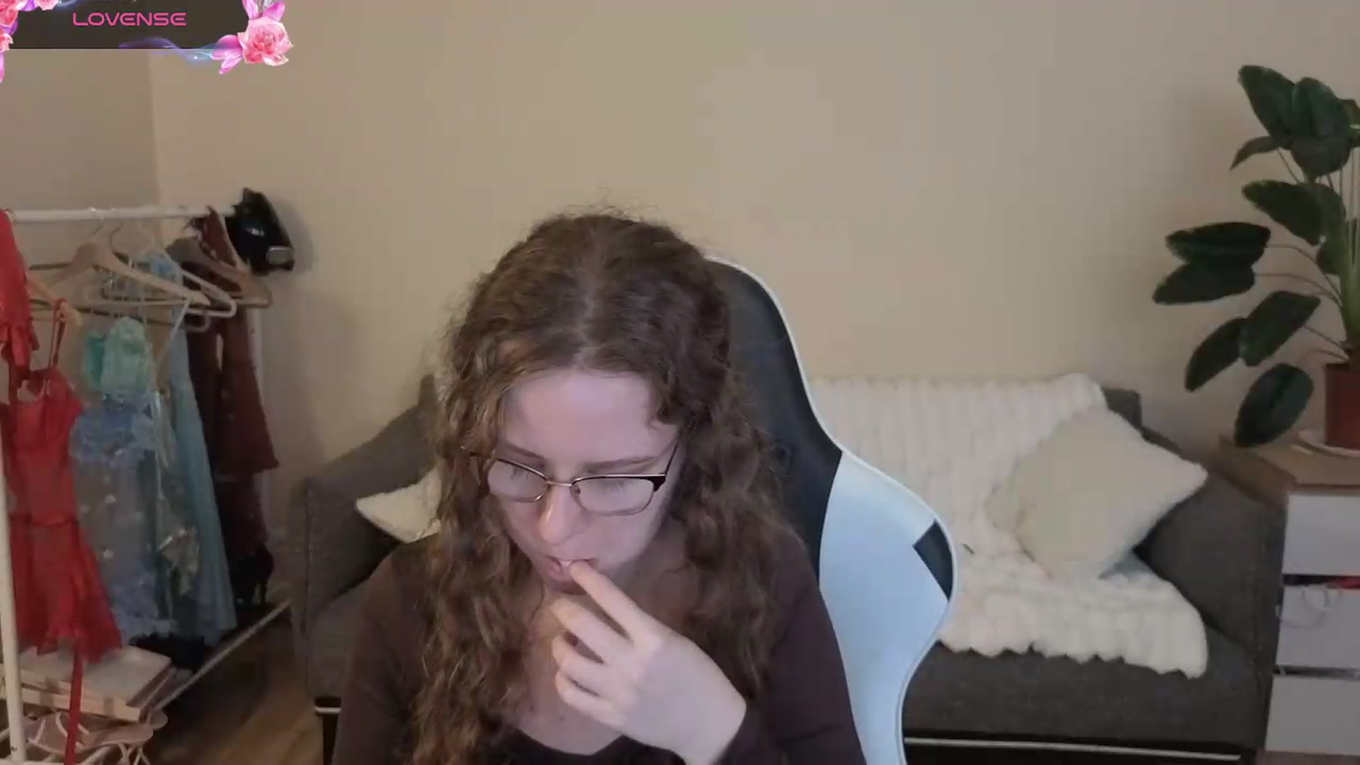 Gallery image thumbnail from BlueFlowerr's myfreecams stream on, 08/24/2026, 19:17 image 15 of 20