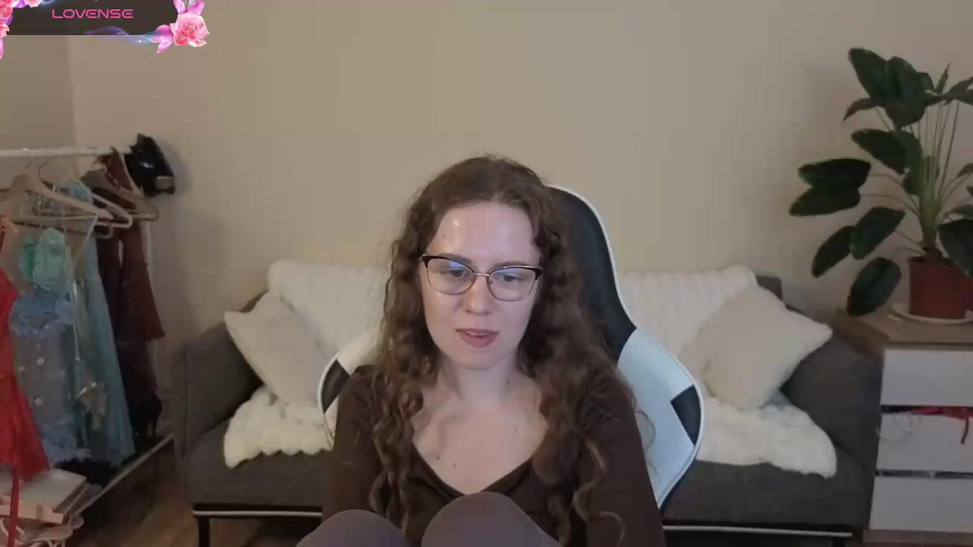 Gallery image thumbnail from BlueFlowerr's myfreecams stream on, 08/24/2026, 19:17 image 4 of 20