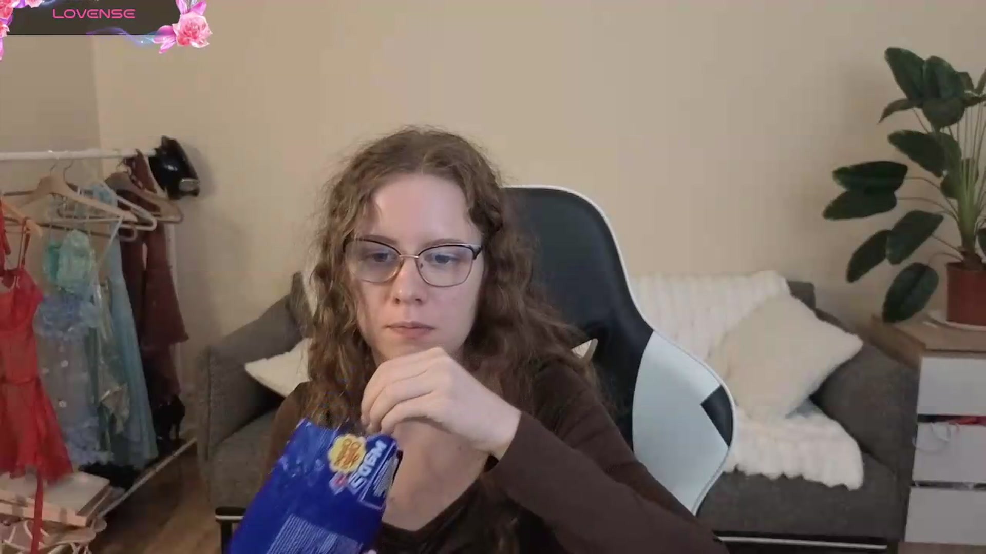 Gallery image thumbnail from BlueFlowerr's myfreecams stream on, 08/24/2026, 19:17 image 13 of 20