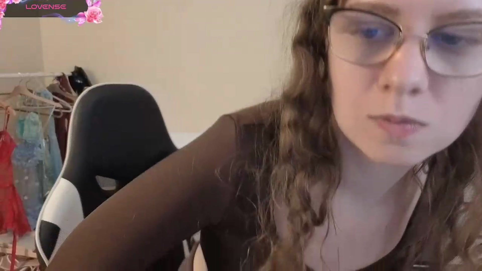 Gallery image thumbnail from BlueFlowerr's myfreecams stream on, 08/24/2026, 19:17 image 7 of 20