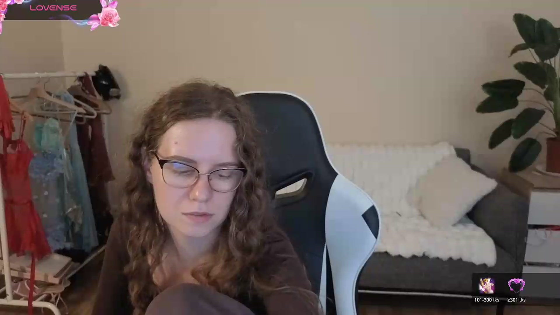 Gallery image thumbnail from BlueFlowerr's myfreecams stream on, 08/24/2026, 20:32 image 12 of 20