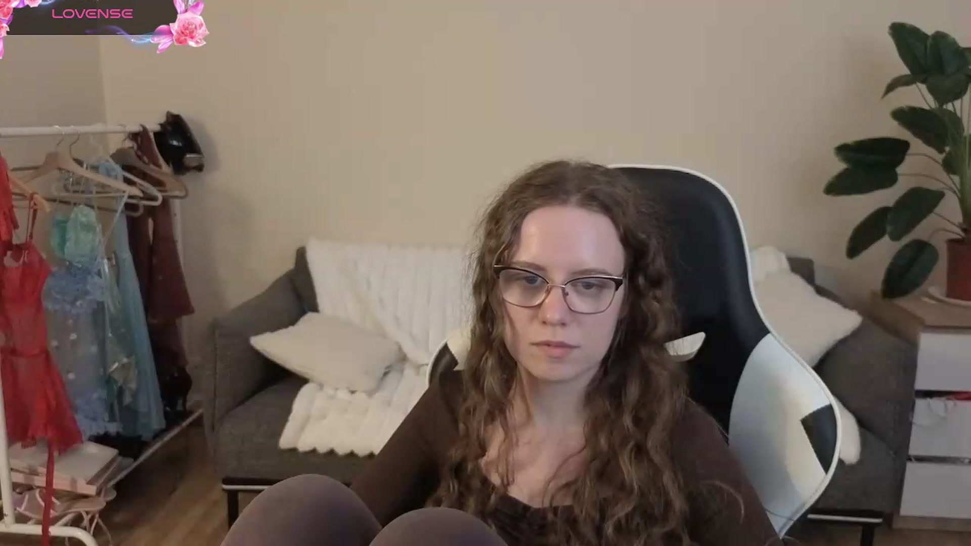 Gallery image thumbnail from BlueFlowerr's myfreecams stream on, 08/24/2026, 20:32 image 20 of 20