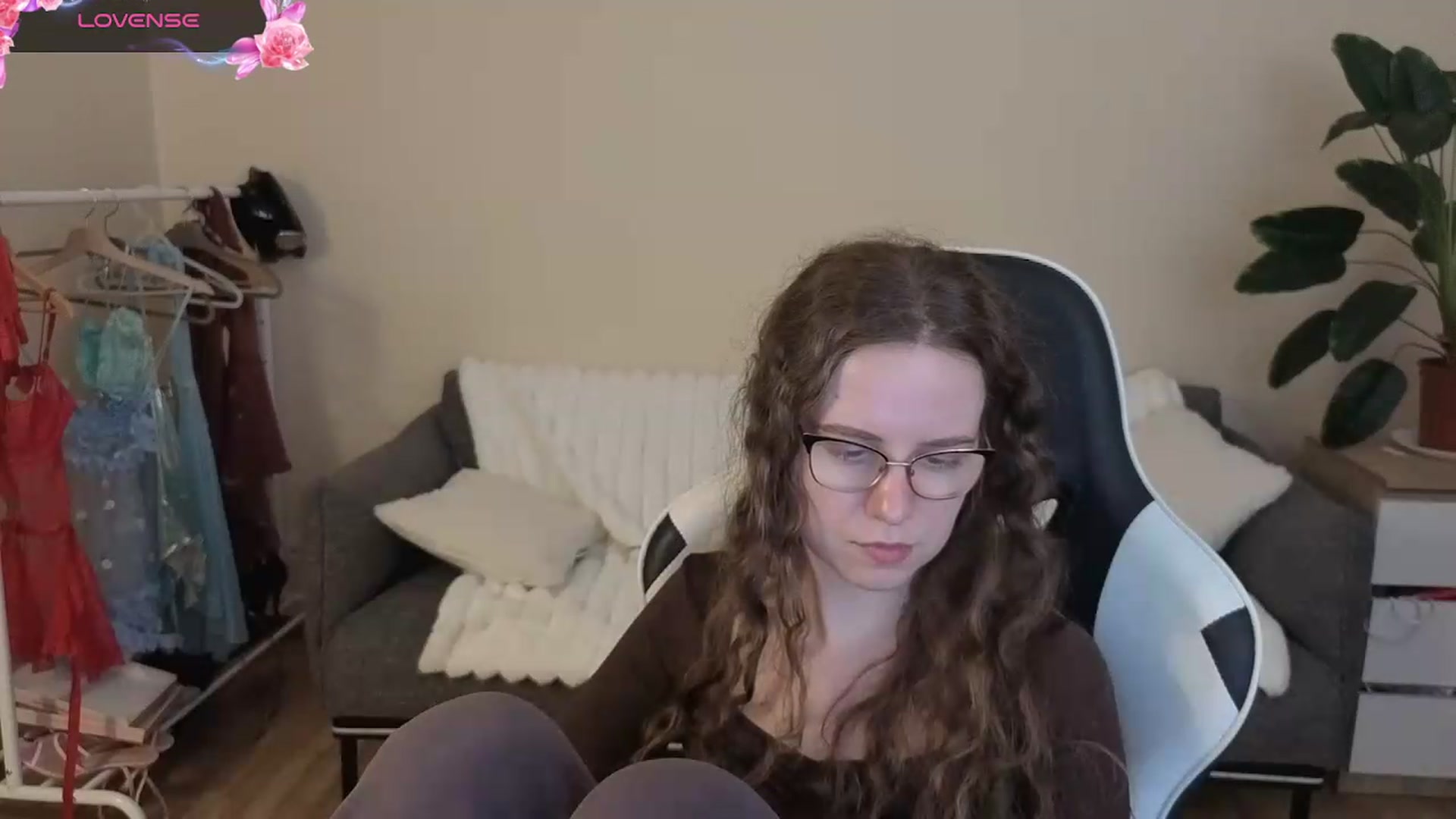 Gallery image thumbnail from BlueFlowerr's myfreecams stream on, 08/24/2026, 20:32 image 19 of 20