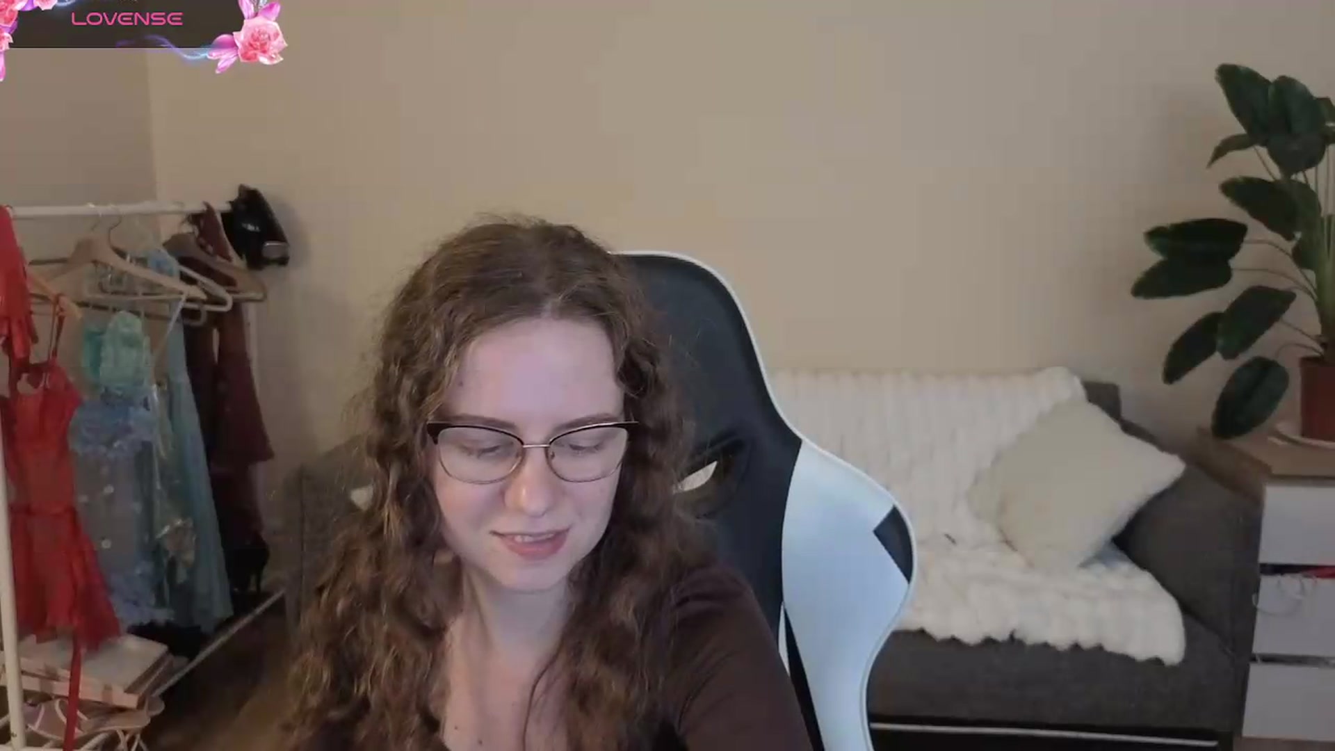 Gallery image thumbnail from BlueFlowerr's myfreecams stream on, 08/24/2026, 20:32 image 3 of 20
