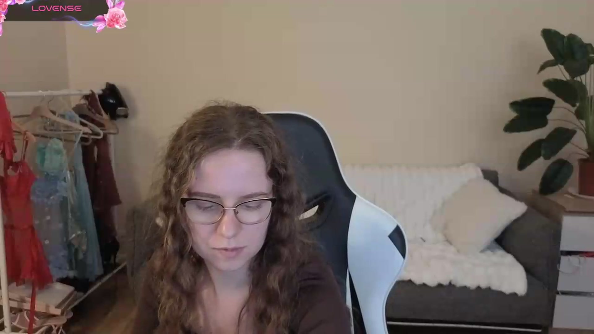 Gallery image thumbnail from BlueFlowerr's myfreecams stream on, 08/24/2026, 20:32 image 4 of 20