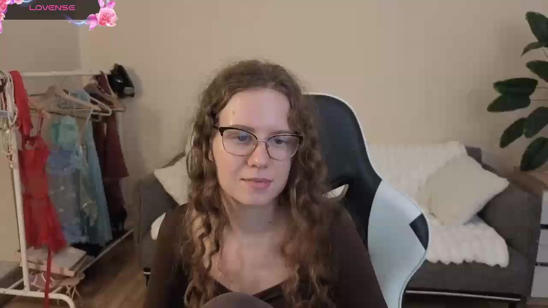 Gallery image thumbnail from BlueFlowerr's myfreecams stream on, 08/24/2026, 22:43 image 1 of 20
