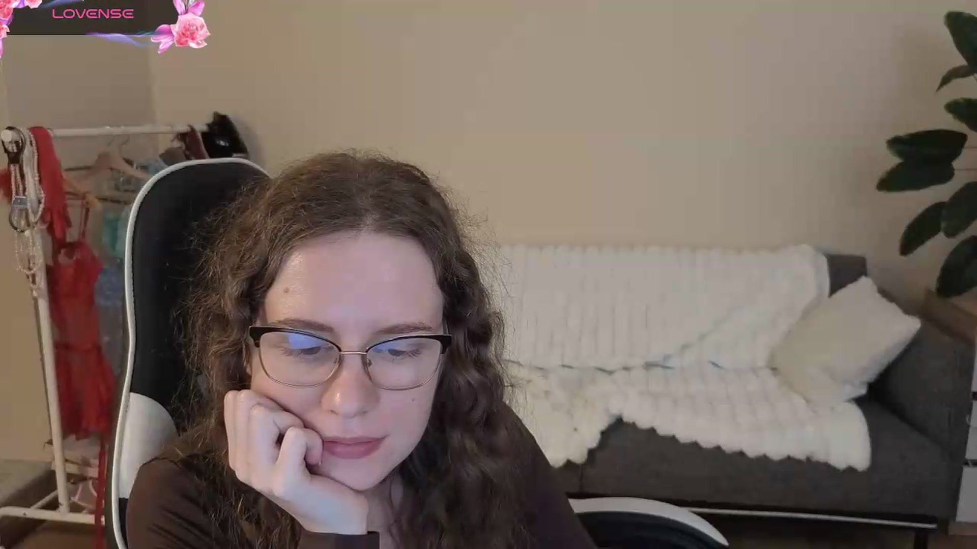 Gallery image thumbnail from BlueFlowerr's myfreecams stream on, 08/24/2026, 22:43 image 19 of 20