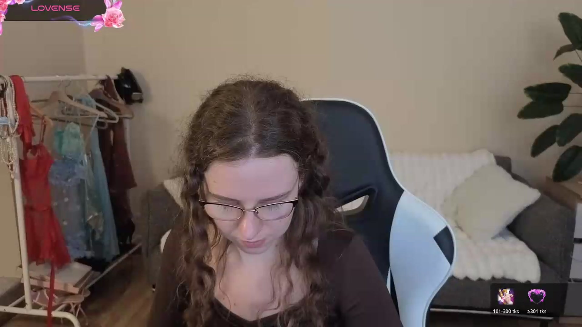 Gallery image thumbnail from BlueFlowerr's myfreecams stream on, 08/24/2026, 22:43 image 3 of 20