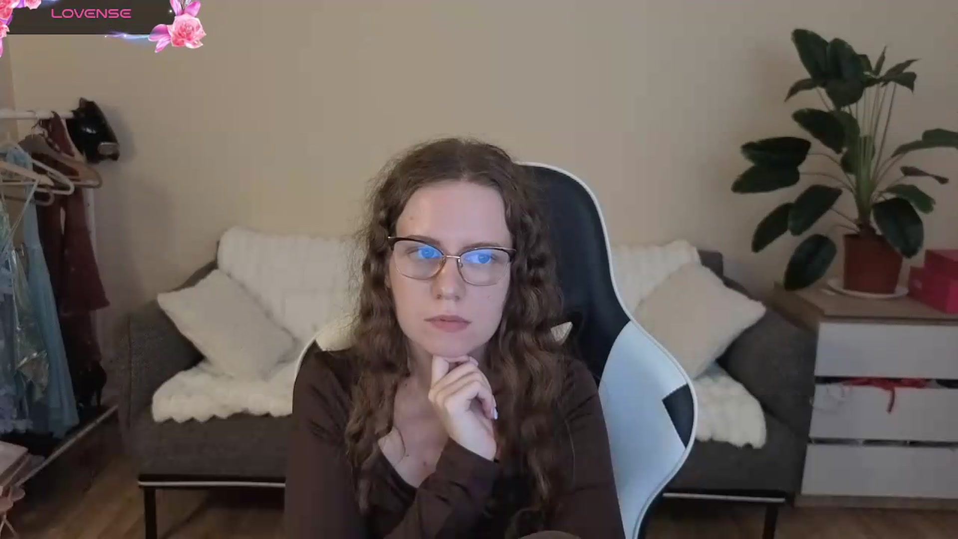 Gallery image thumbnail from BlueFlowerr's myfreecams stream on, 08/24/2026, 22:43 image 13 of 20