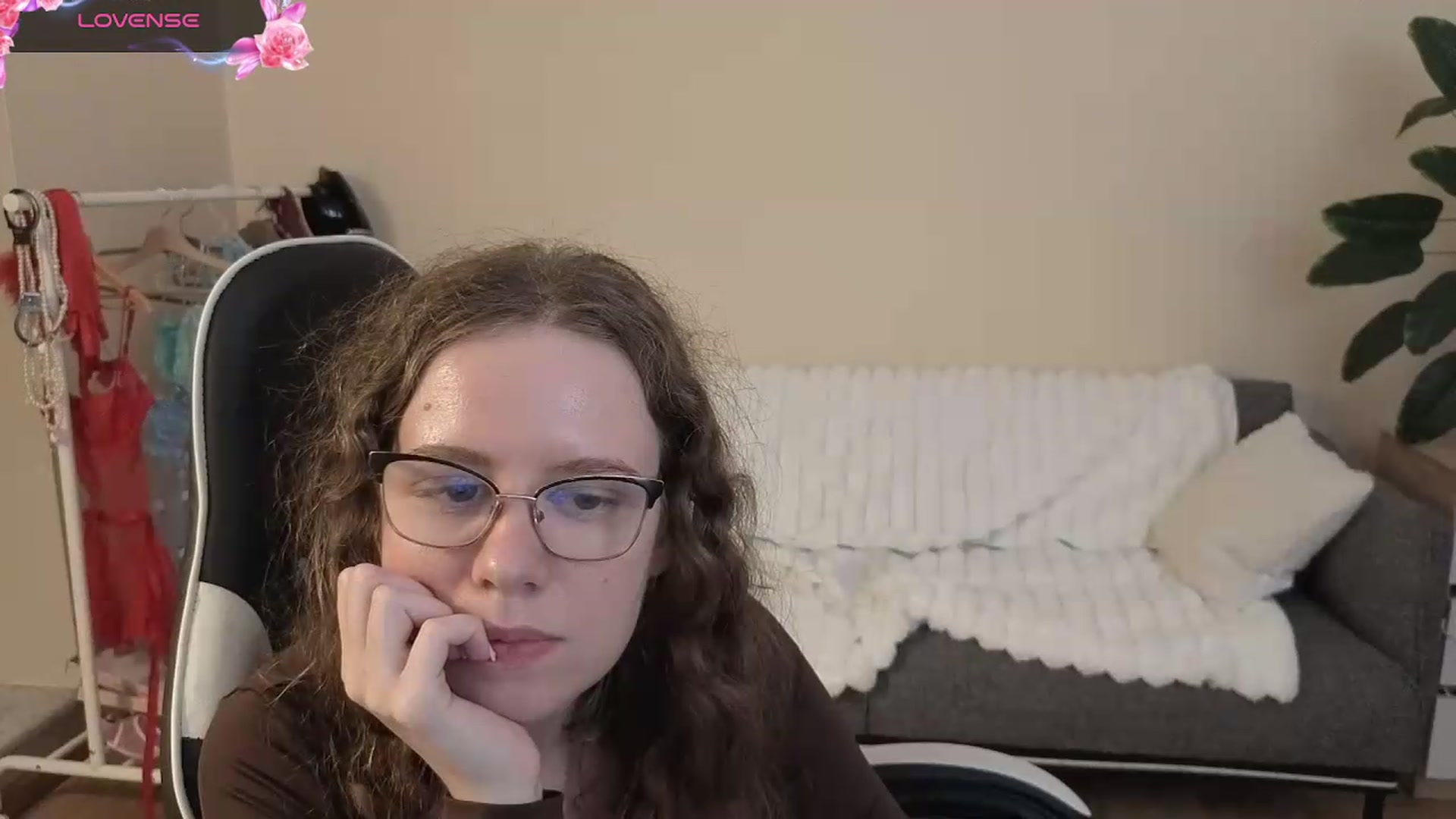Gallery image thumbnail from BlueFlowerr's myfreecams stream on, 08/24/2026, 22:43 image 16 of 20