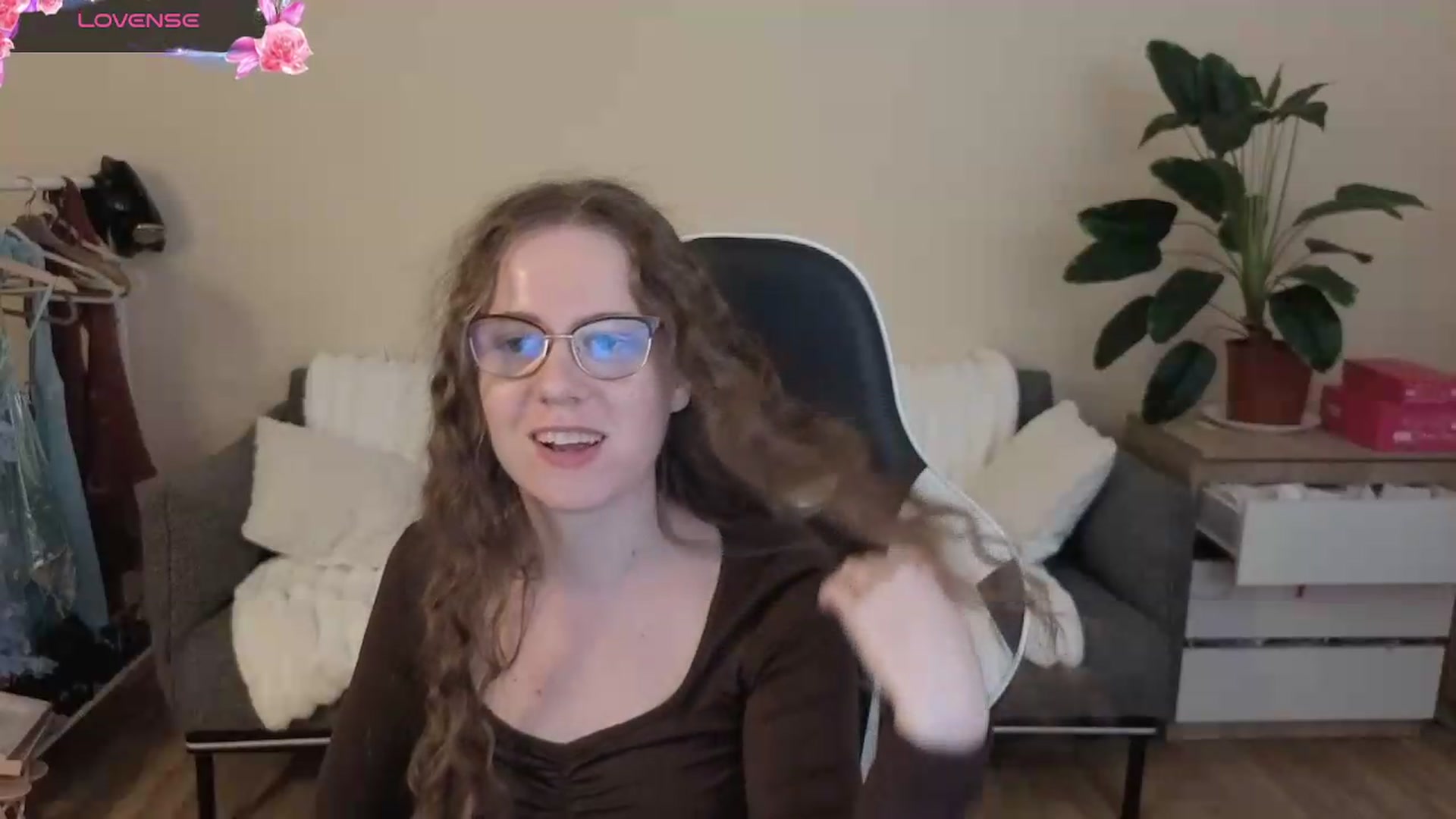 Gallery image thumbnail from BlueFlowerr's myfreecams stream on, 08/25/2026, 24:02 image 18 of 20