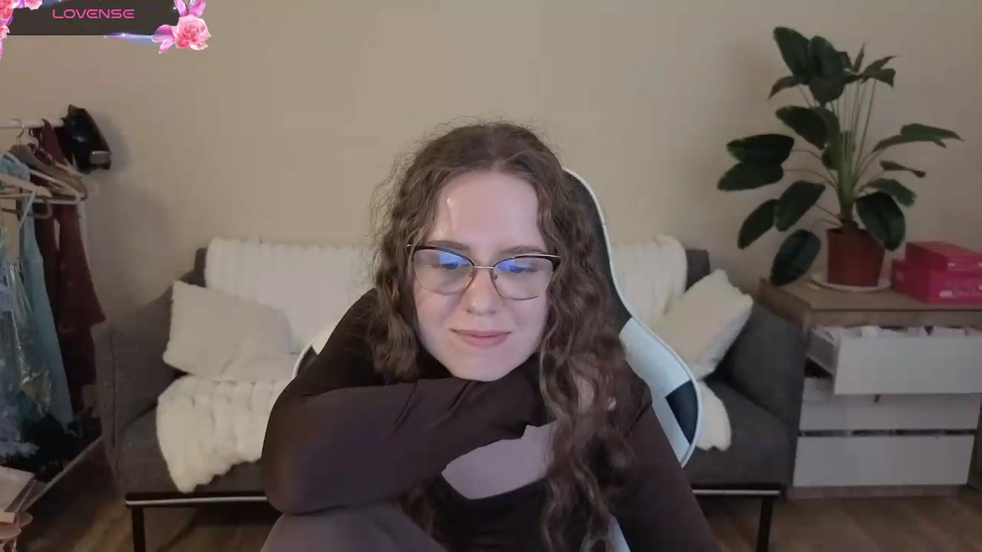 Gallery image thumbnail from BlueFlowerr's myfreecams stream on, 08/25/2026, 24:02 image 6 of 20