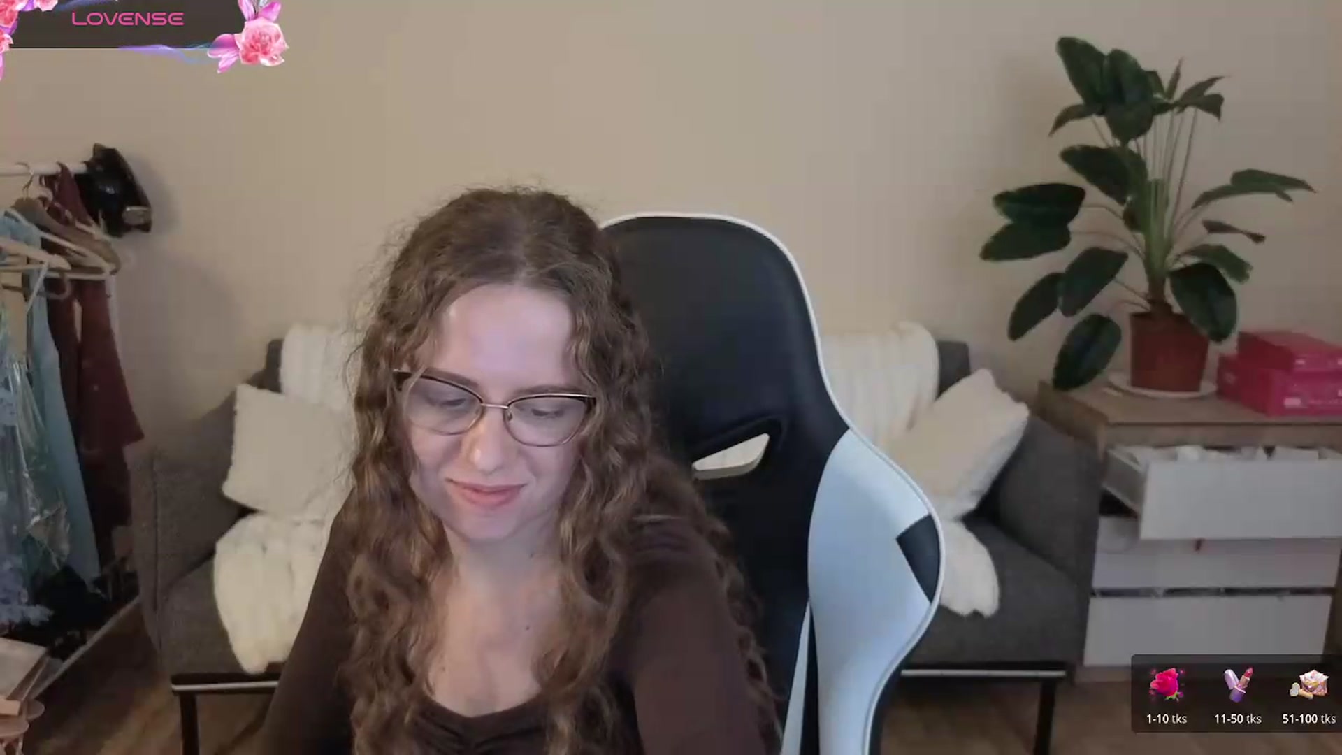 Gallery image thumbnail from BlueFlowerr's myfreecams stream on, 08/25/2026, 24:02 image 11 of 20