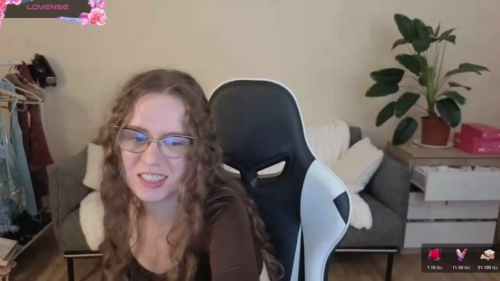 Gallery image thumbnail from BlueFlowerr's myfreecams stream on, 08/25/2026, 24:02 image 20 of 20