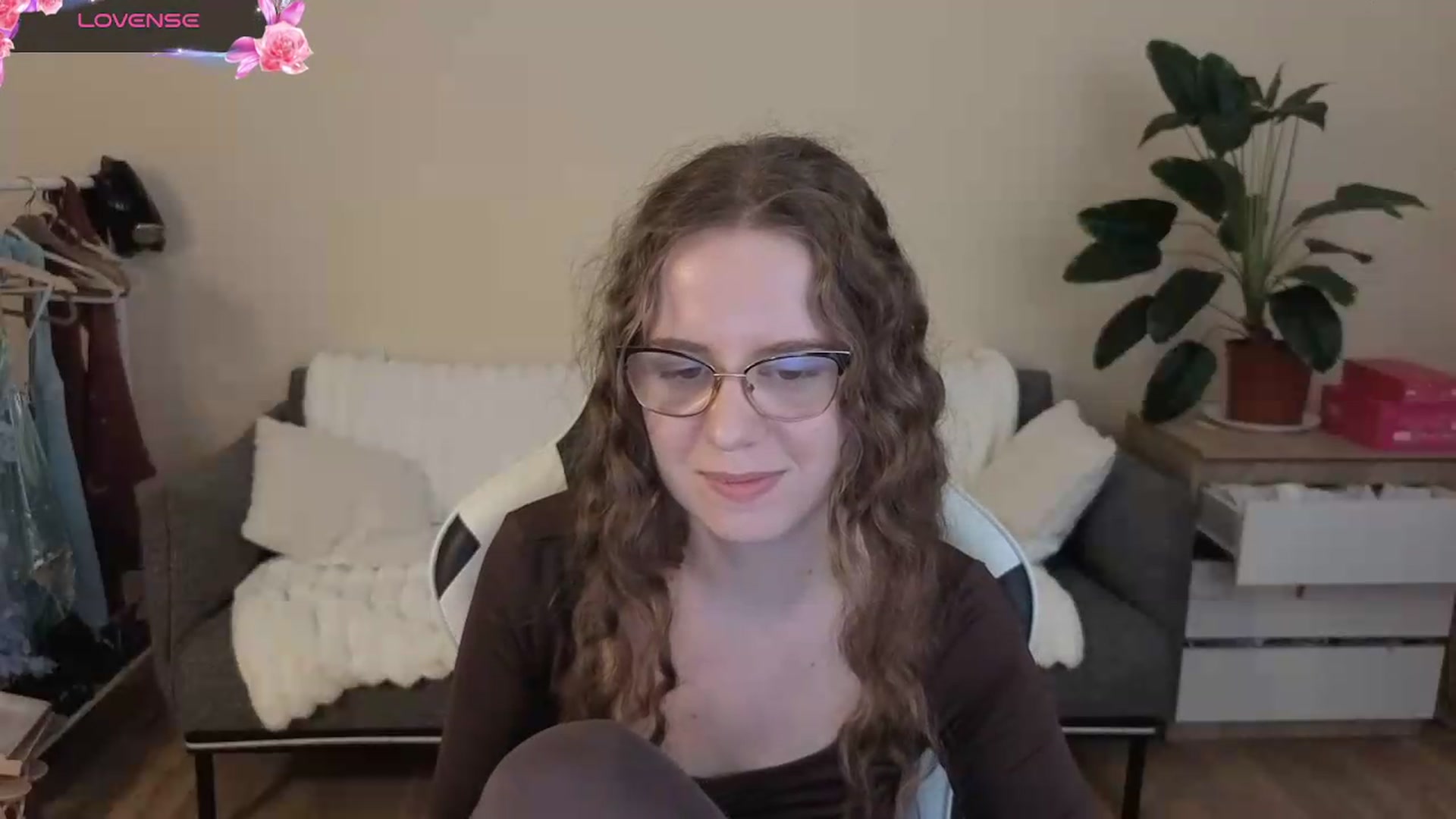 Gallery image thumbnail from BlueFlowerr's myfreecams stream on, 08/25/2026, 24:02 image 4 of 20