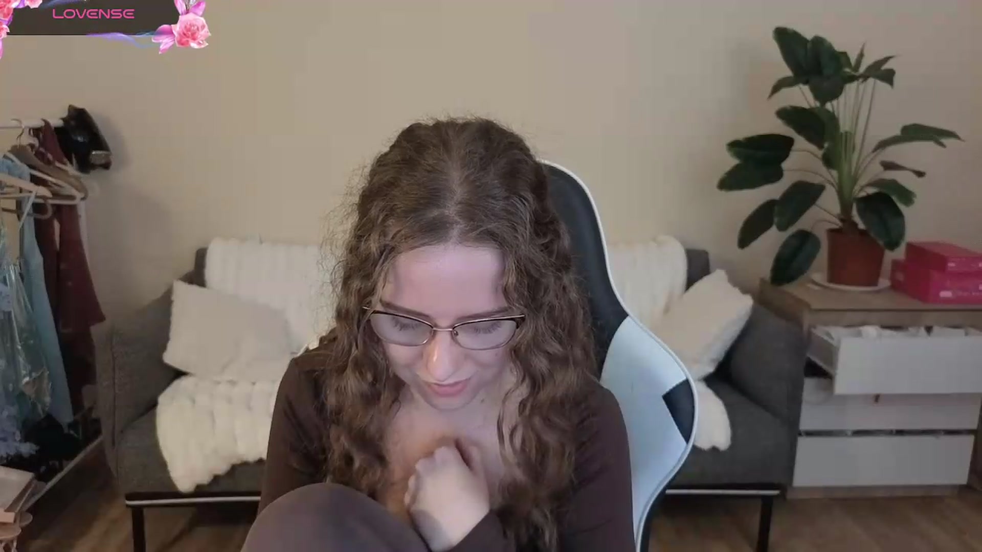 Gallery image thumbnail from BlueFlowerr's myfreecams stream on, 08/25/2026, 24:02 image 9 of 20