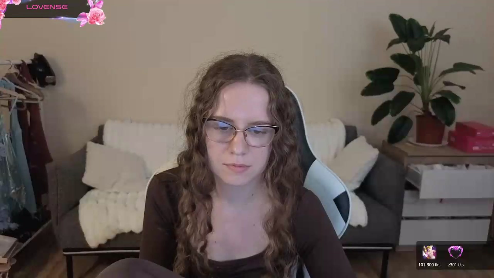 Gallery image thumbnail from BlueFlowerr's myfreecams stream on, 08/25/2026, 24:02 image 8 of 20