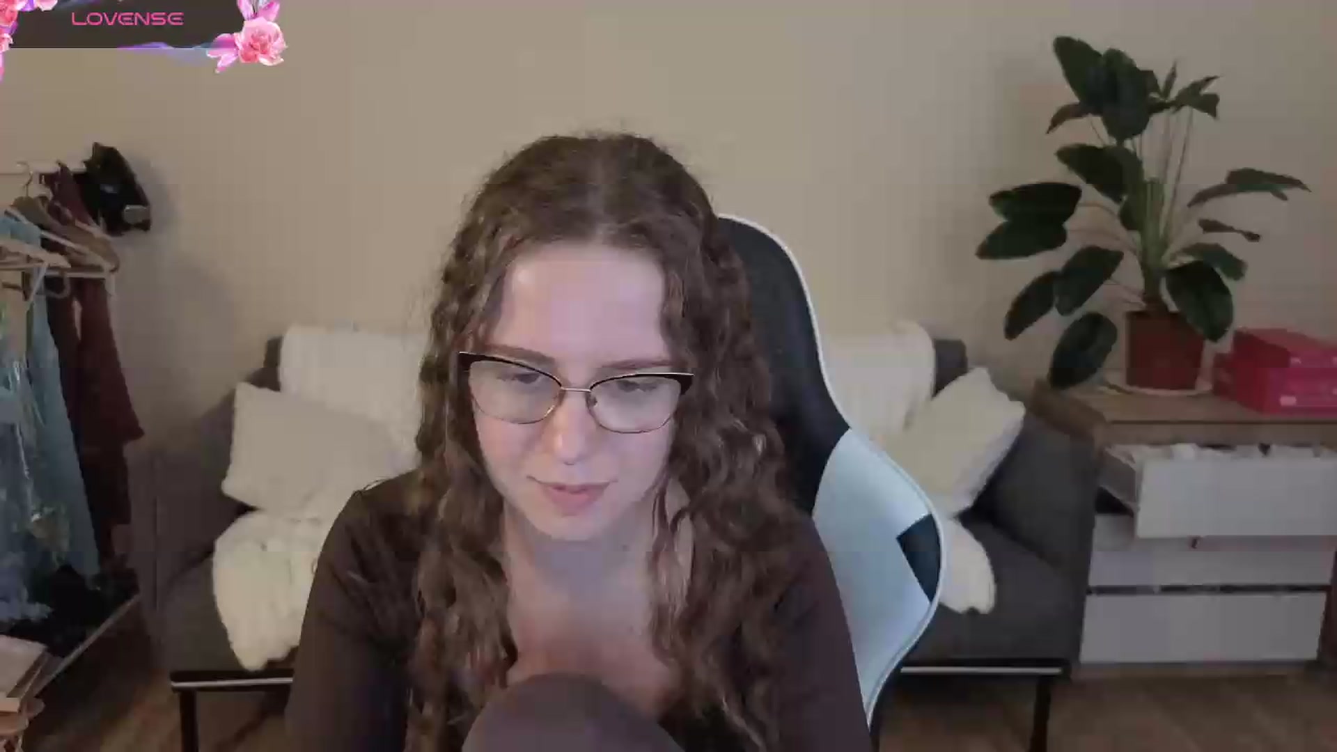 Gallery image thumbnail from BlueFlowerr's myfreecams stream on, 08/25/2026, 24:02 image 1 of 20