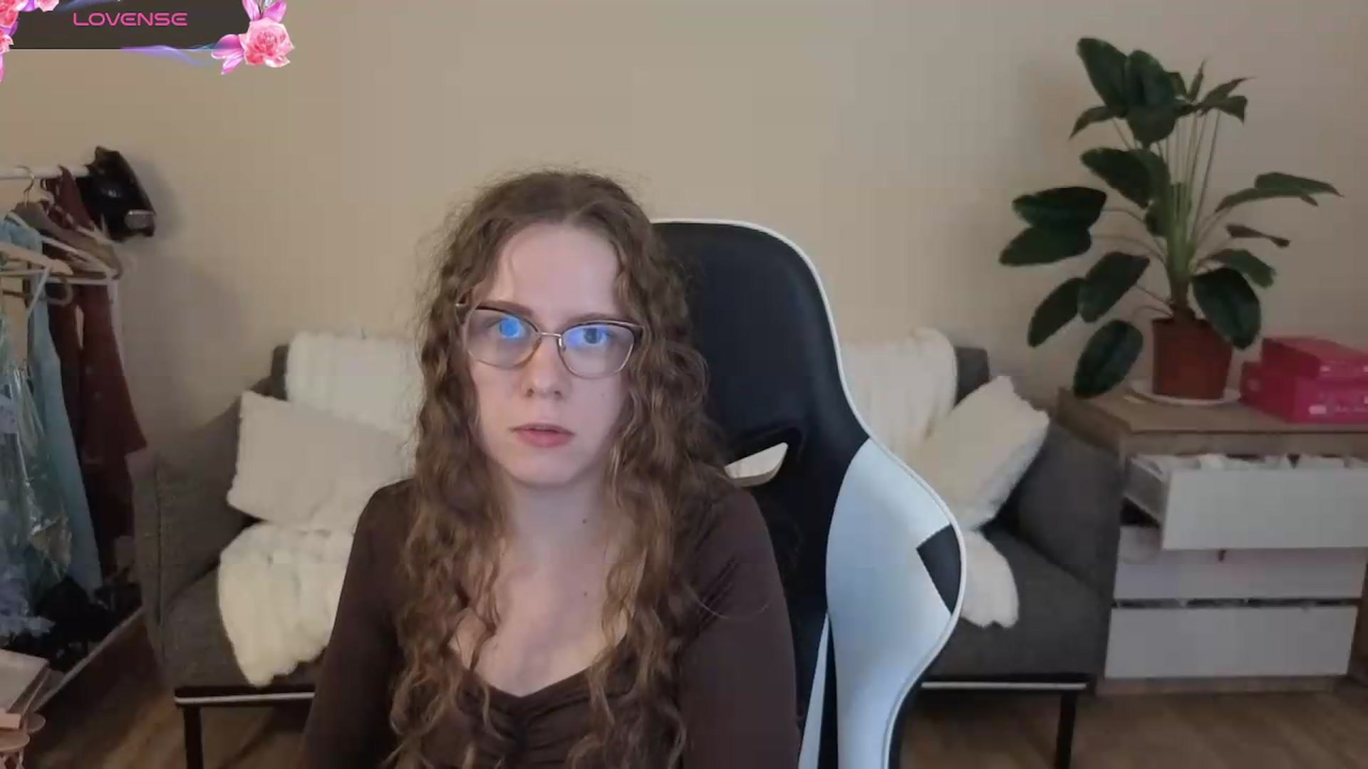 Gallery image thumbnail from BlueFlowerr's myfreecams stream on, 08/25/2026, 24:02 image 19 of 20