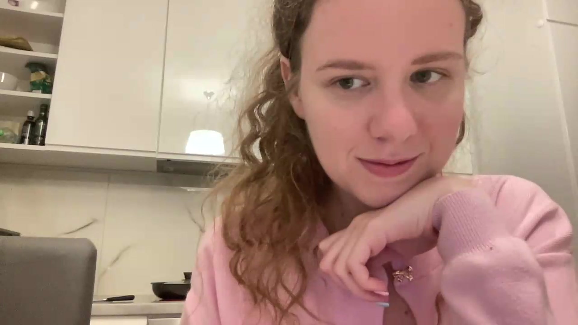 Gallery image thumbnail from BlueFlowerr's myfreecams stream on, 08/26/2026, 24:04 image 17 of 20
