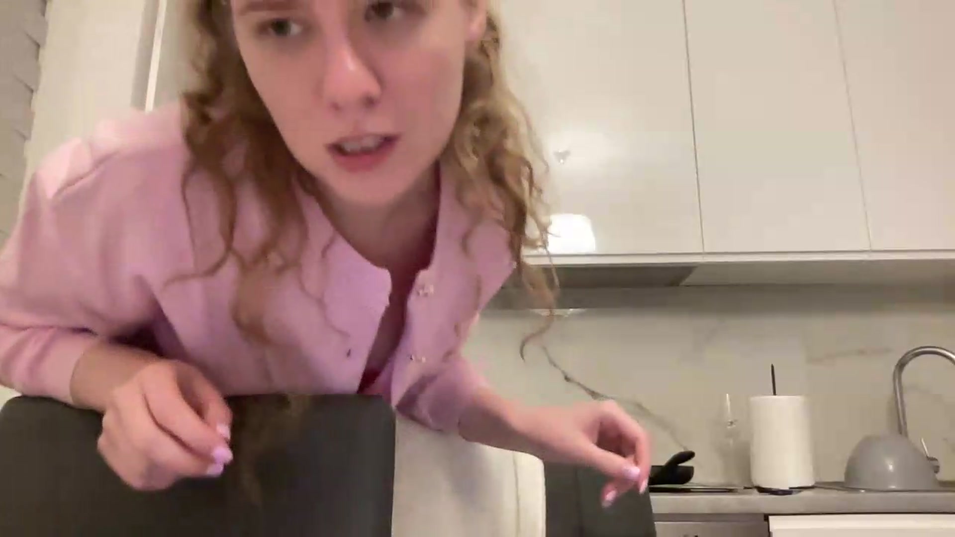 Gallery image thumbnail from BlueFlowerr's myfreecams stream on, 08/26/2026, 24:04 image 13 of 20