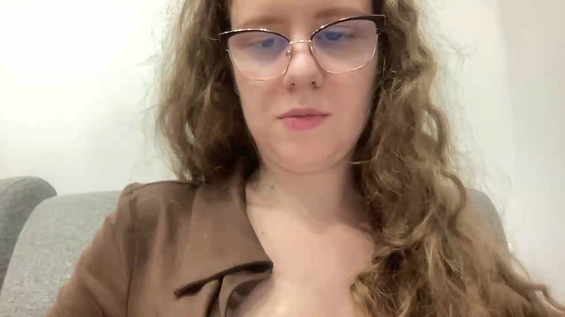 Gallery image thumbnail from BlueFlowerr's myfreecams stream on, 08/26/2026, 22:07 image 15 of 20