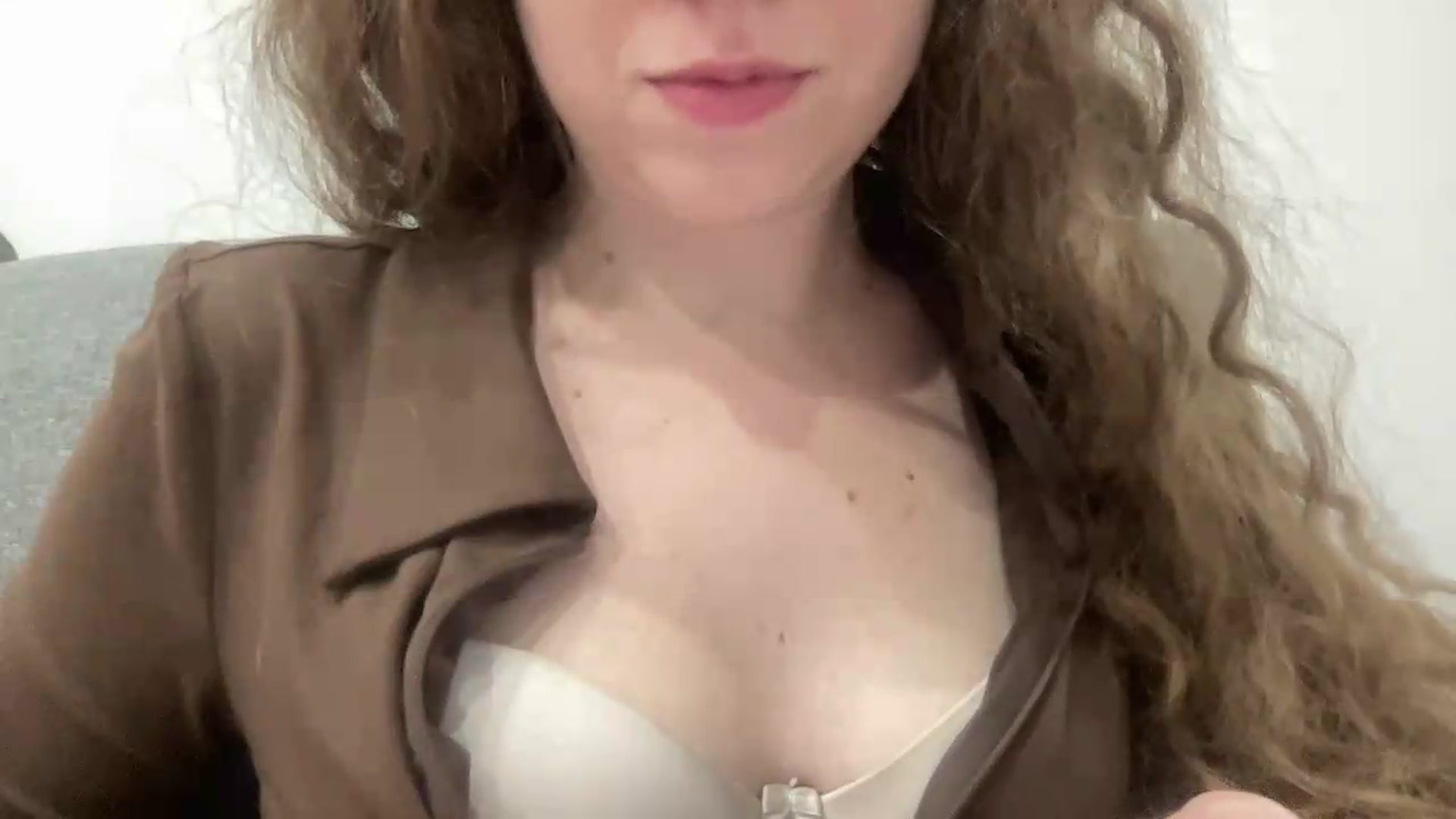 Gallery image thumbnail from BlueFlowerr's myfreecams stream on, 08/26/2026, 22:07 image 16 of 20
