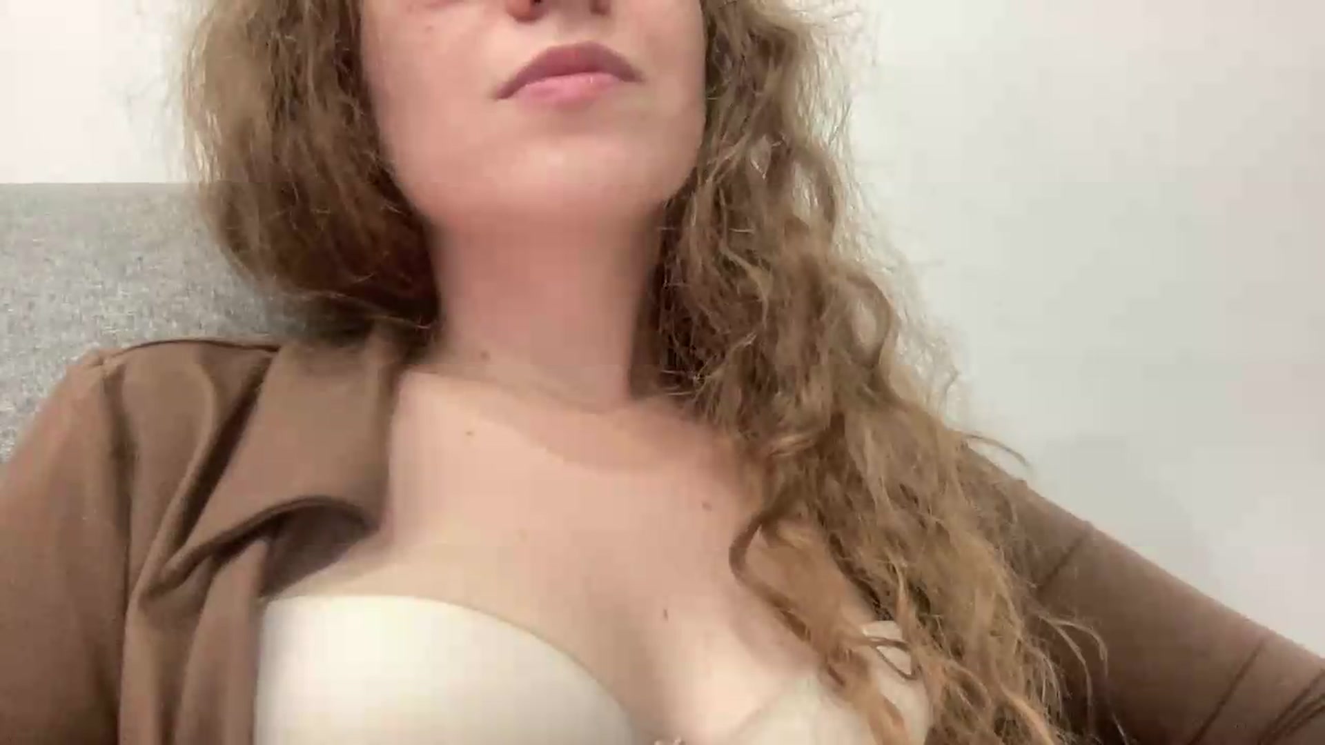 Gallery image thumbnail from BlueFlowerr's myfreecams stream on, 08/26/2026, 23:34 image 19 of 20