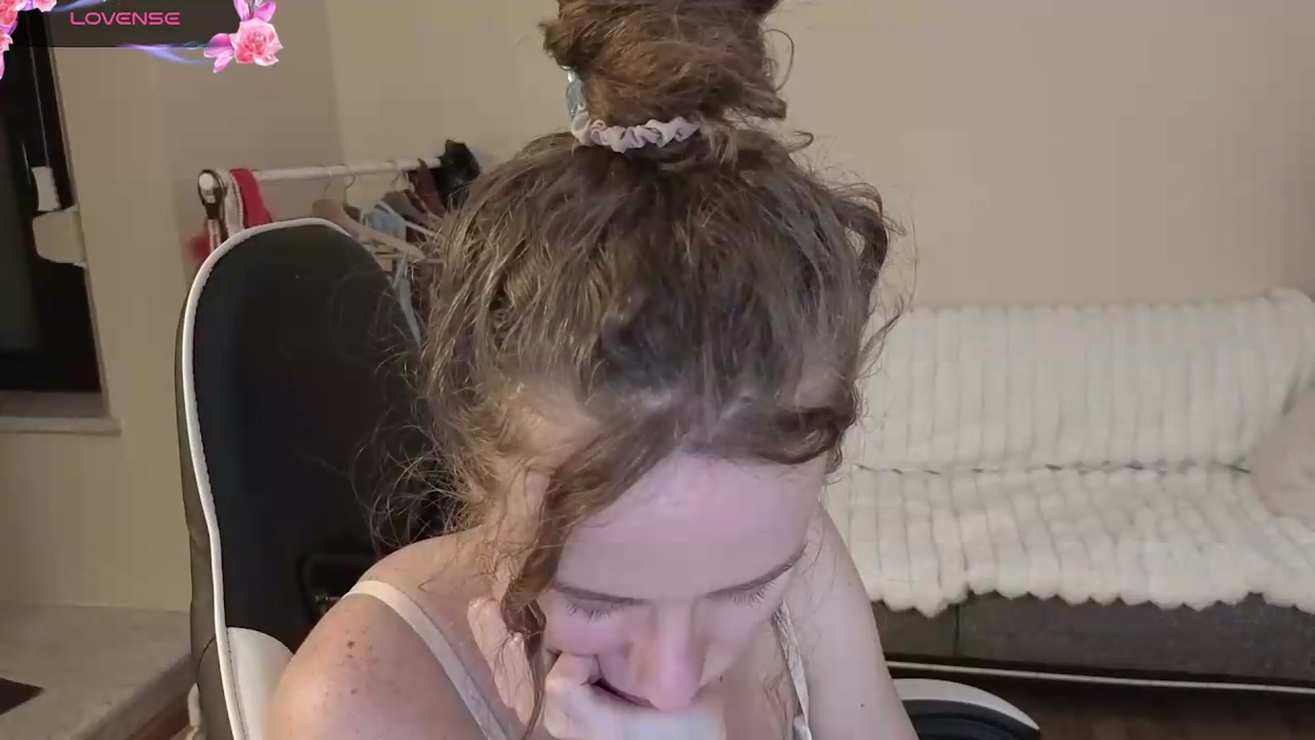 Gallery image thumbnail from BlueFlowerr's myfreecams stream on, 08/27/2026, 23:02 image 16 of 20