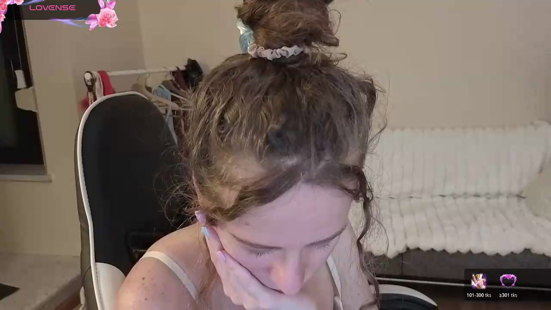 Gallery image thumbnail from BlueFlowerr's myfreecams stream on, 08/27/2026, 23:02 image 8 of 20