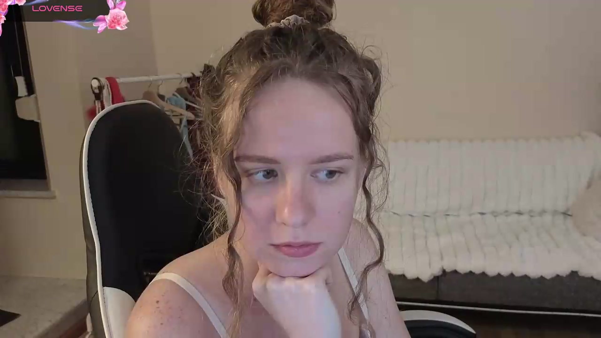 Gallery image thumbnail from BlueFlowerr's myfreecams stream on, 08/27/2026, 23:02 image 10 of 20