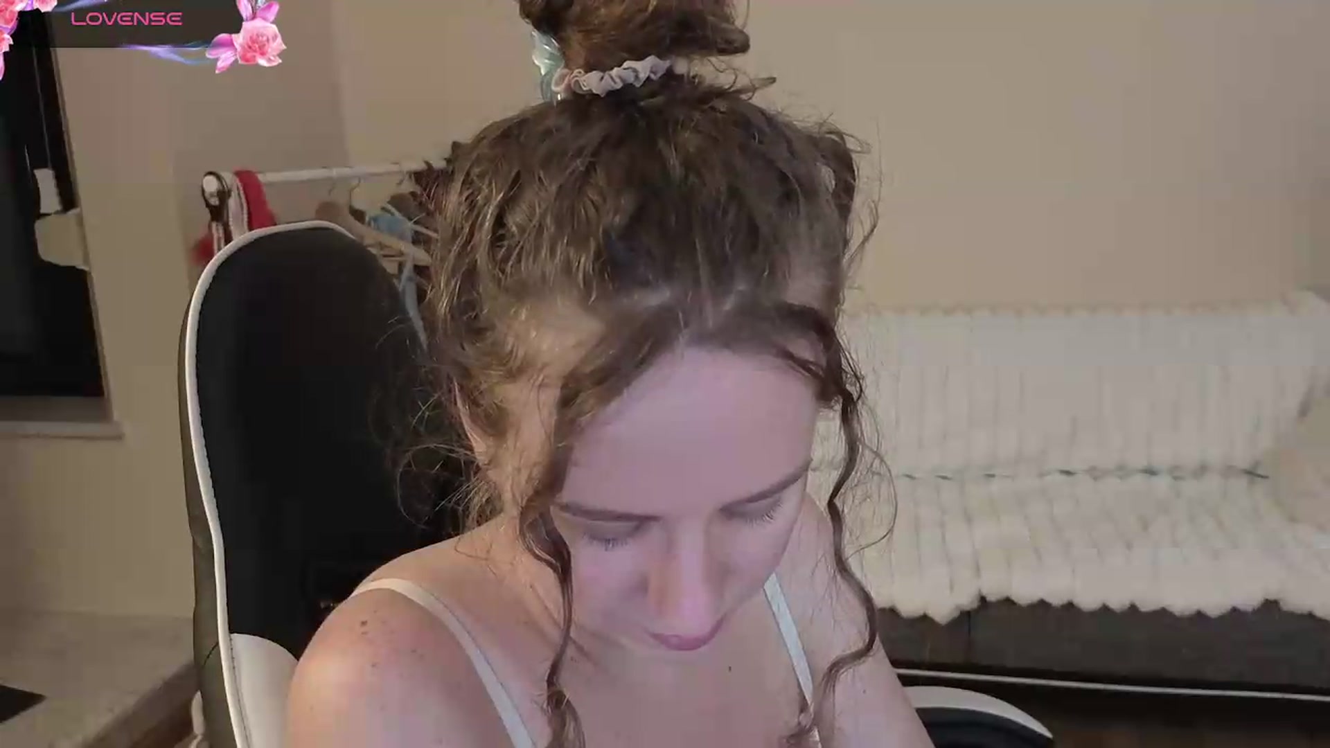 Gallery image thumbnail from BlueFlowerr's myfreecams stream on, 08/27/2026, 23:02 image 9 of 20