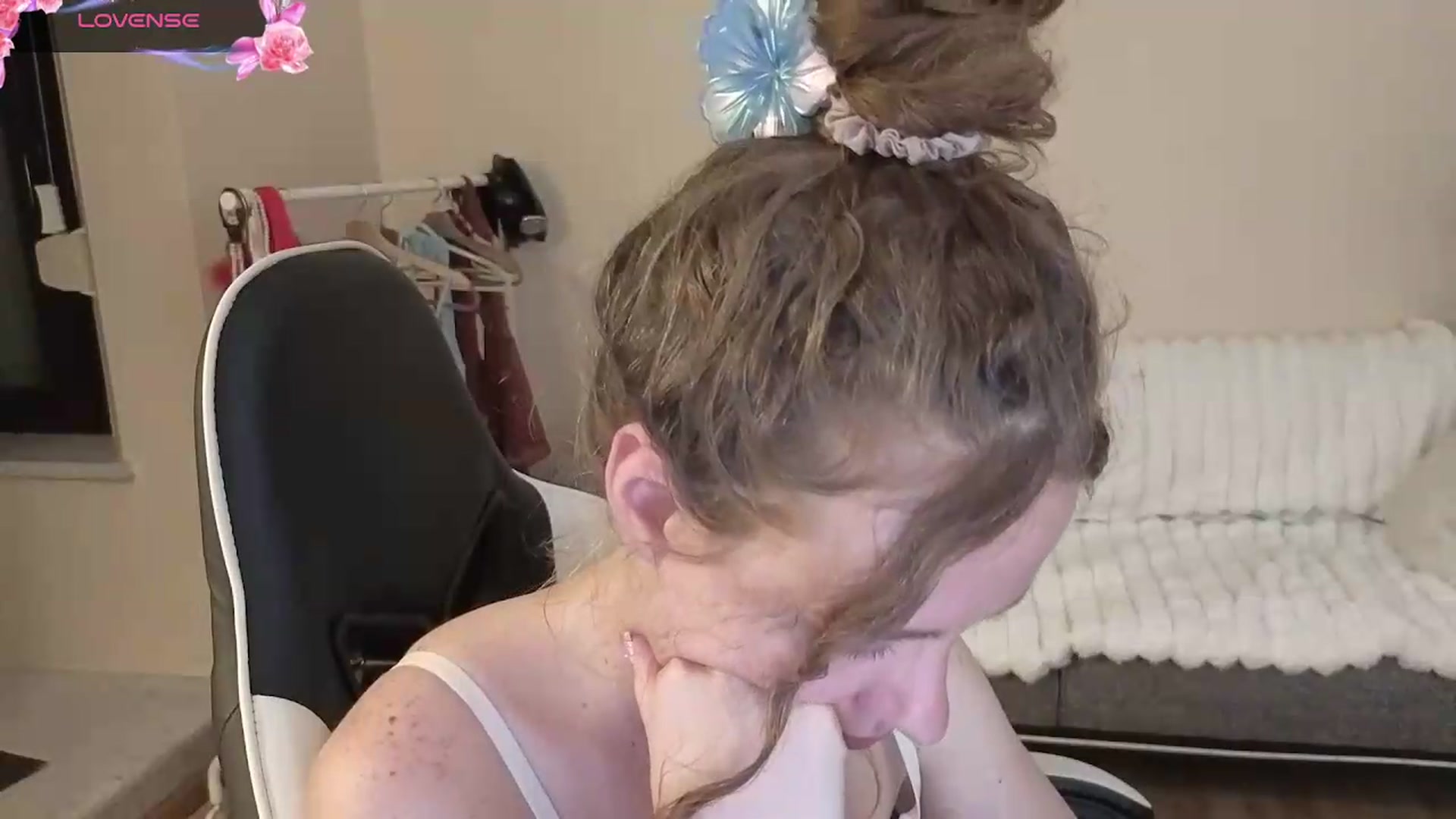Gallery image thumbnail from BlueFlowerr's myfreecams stream on, 08/27/2026, 23:02 image 20 of 20