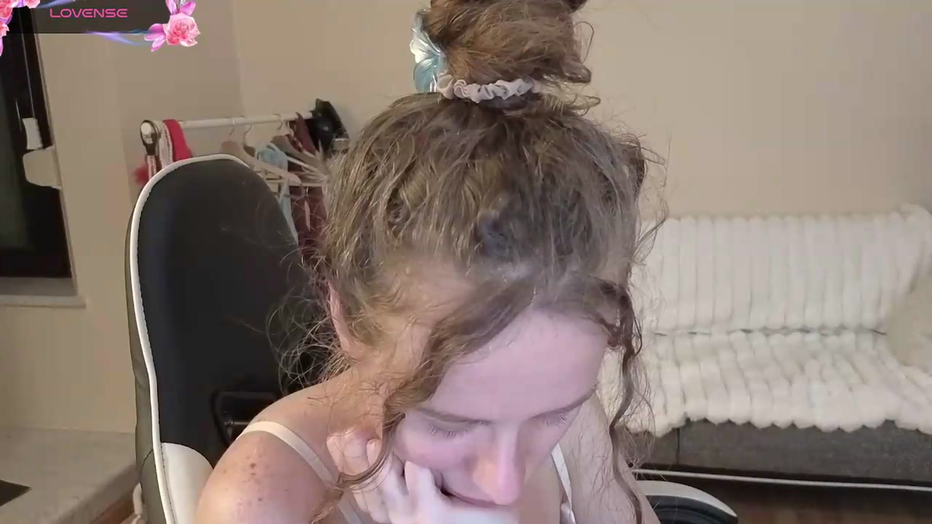 Gallery image thumbnail from BlueFlowerr's myfreecams stream on, 08/27/2026, 23:02 image 14 of 20
