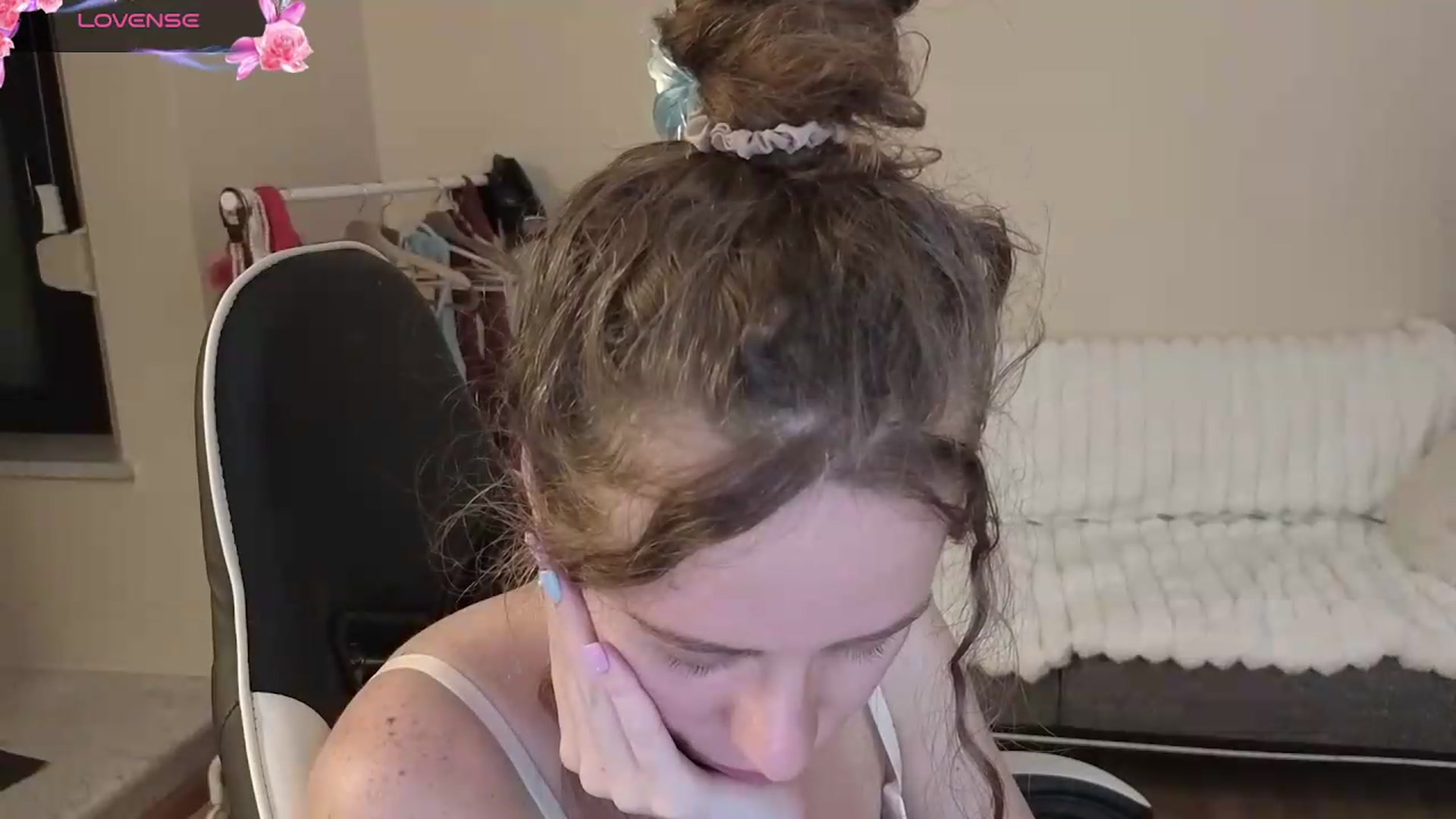 Gallery image thumbnail from BlueFlowerr's myfreecams stream on, 08/27/2026, 23:02 image 12 of 20