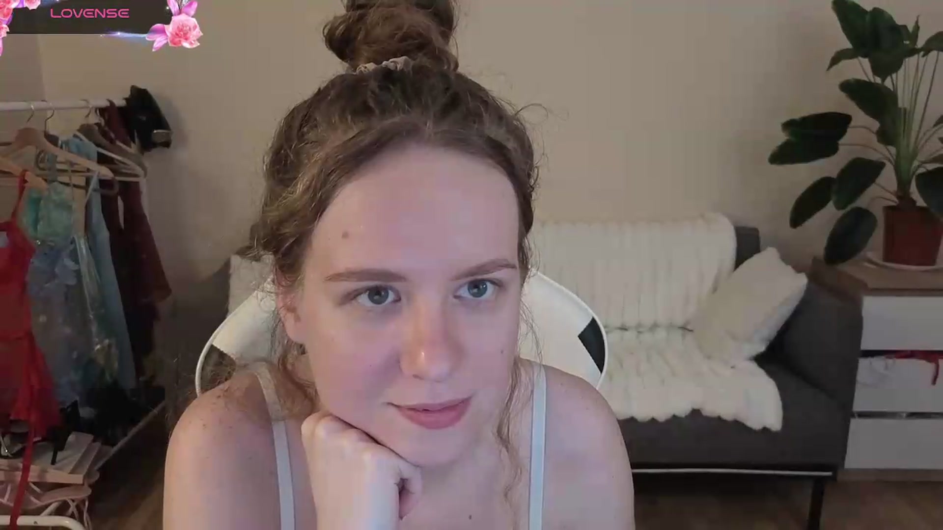 Gallery image thumbnail from BlueFlowerr's myfreecams stream on, 08/28/2026, 24:02 image 9 of 20